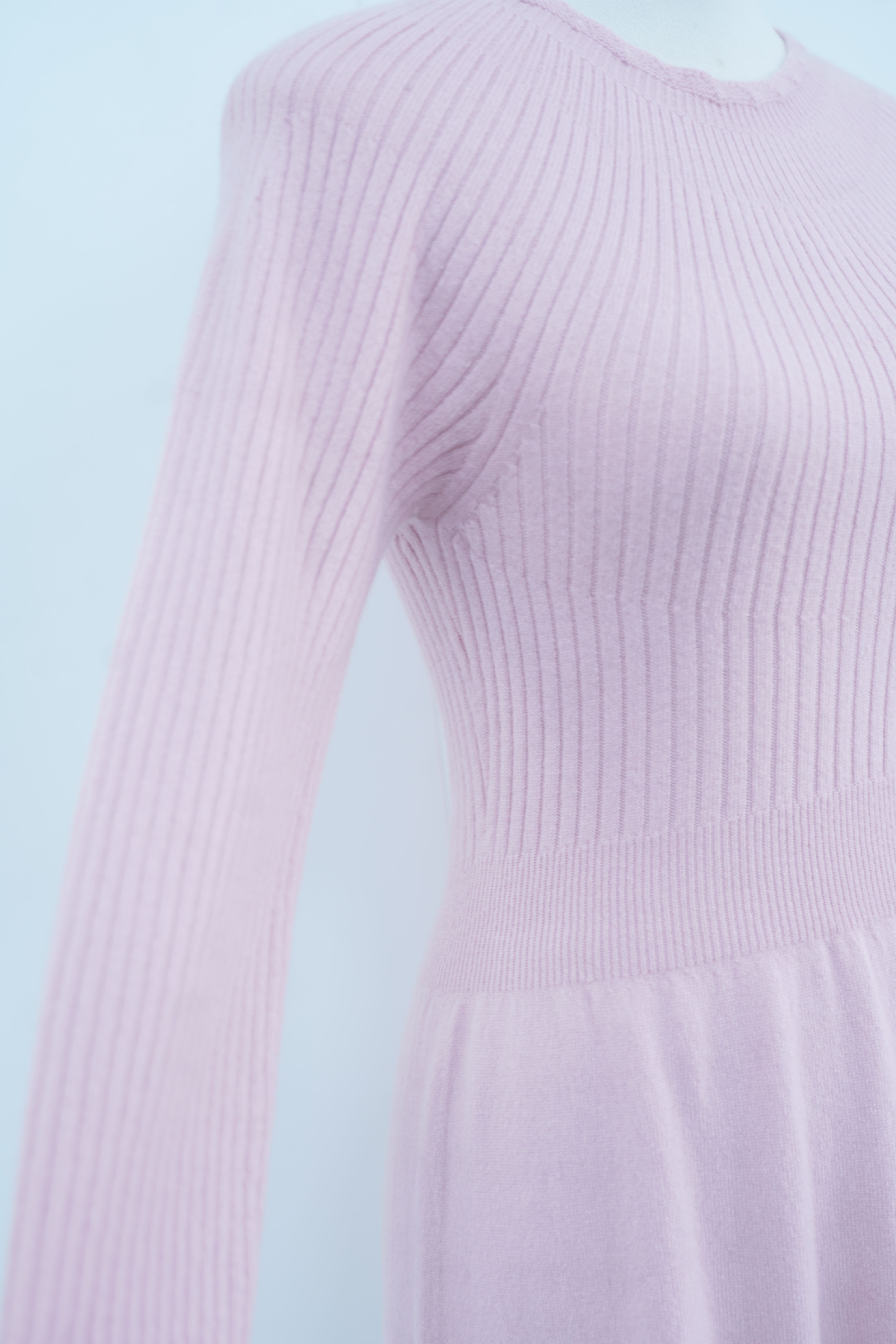 s008Sakura Pink Waist-Defined Knit Dress