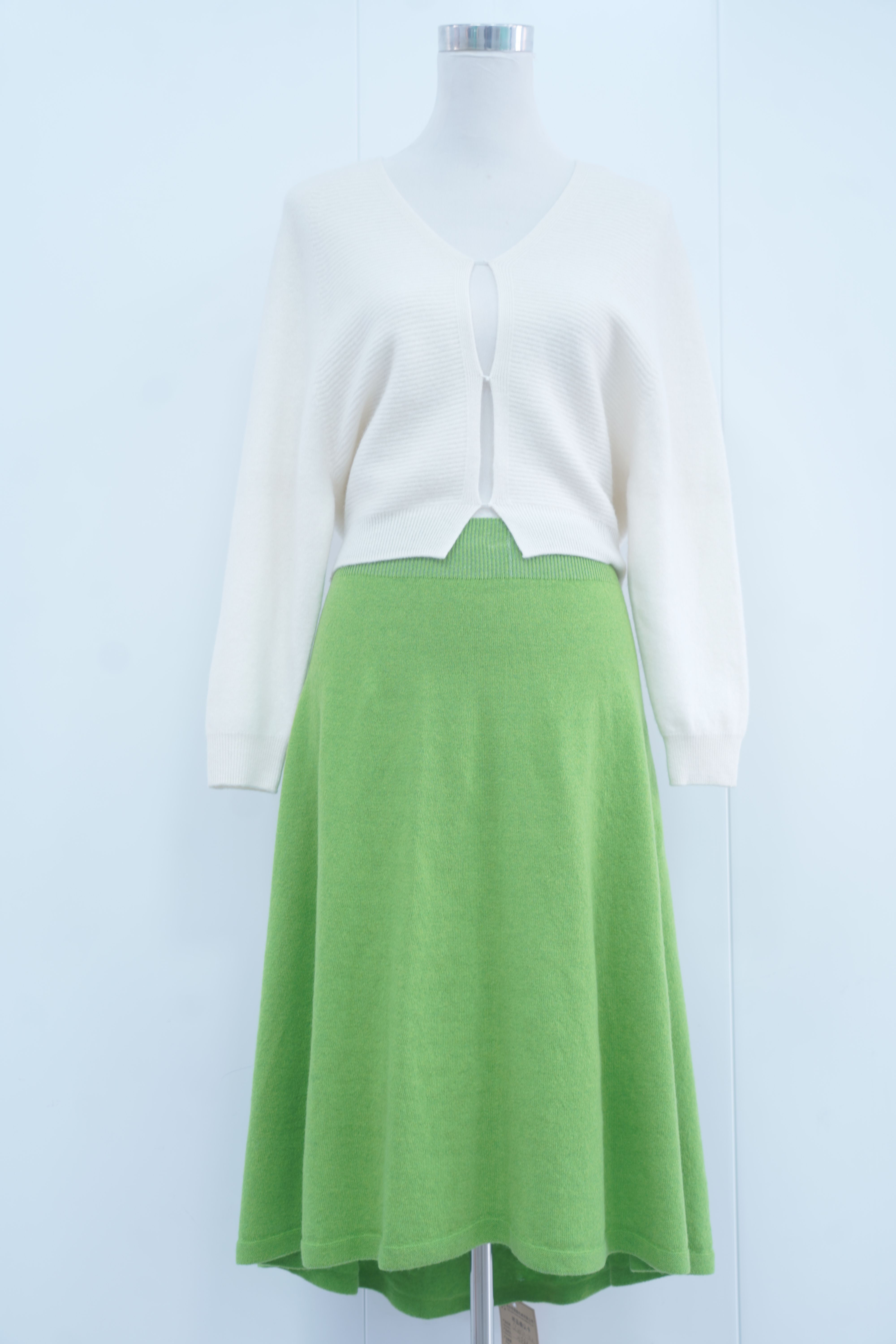 s007Fresh Fruit Green Knitted A-Line Midi Skirt