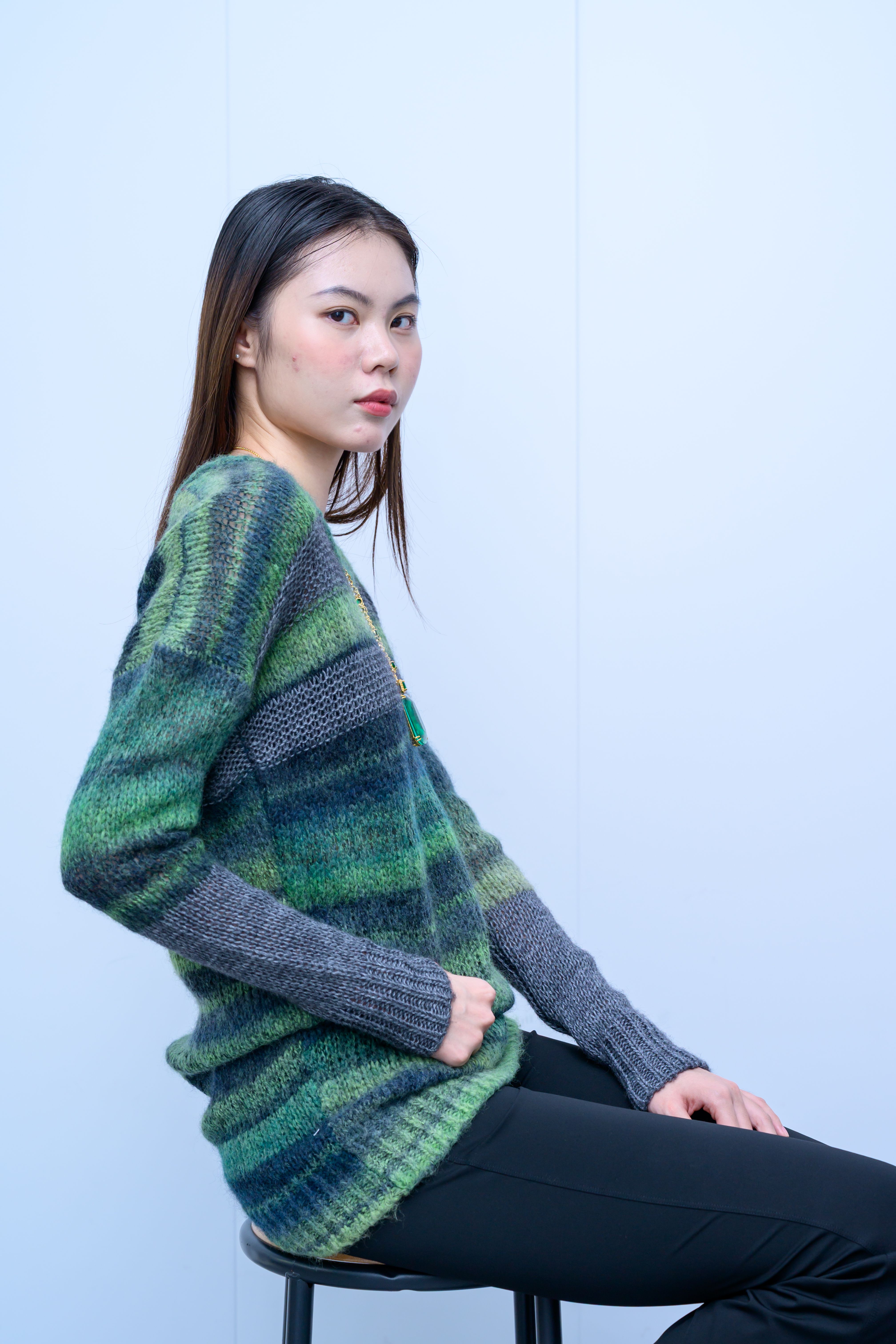 s037Forest Gradient Stripe Crew Neck Knit Sweater