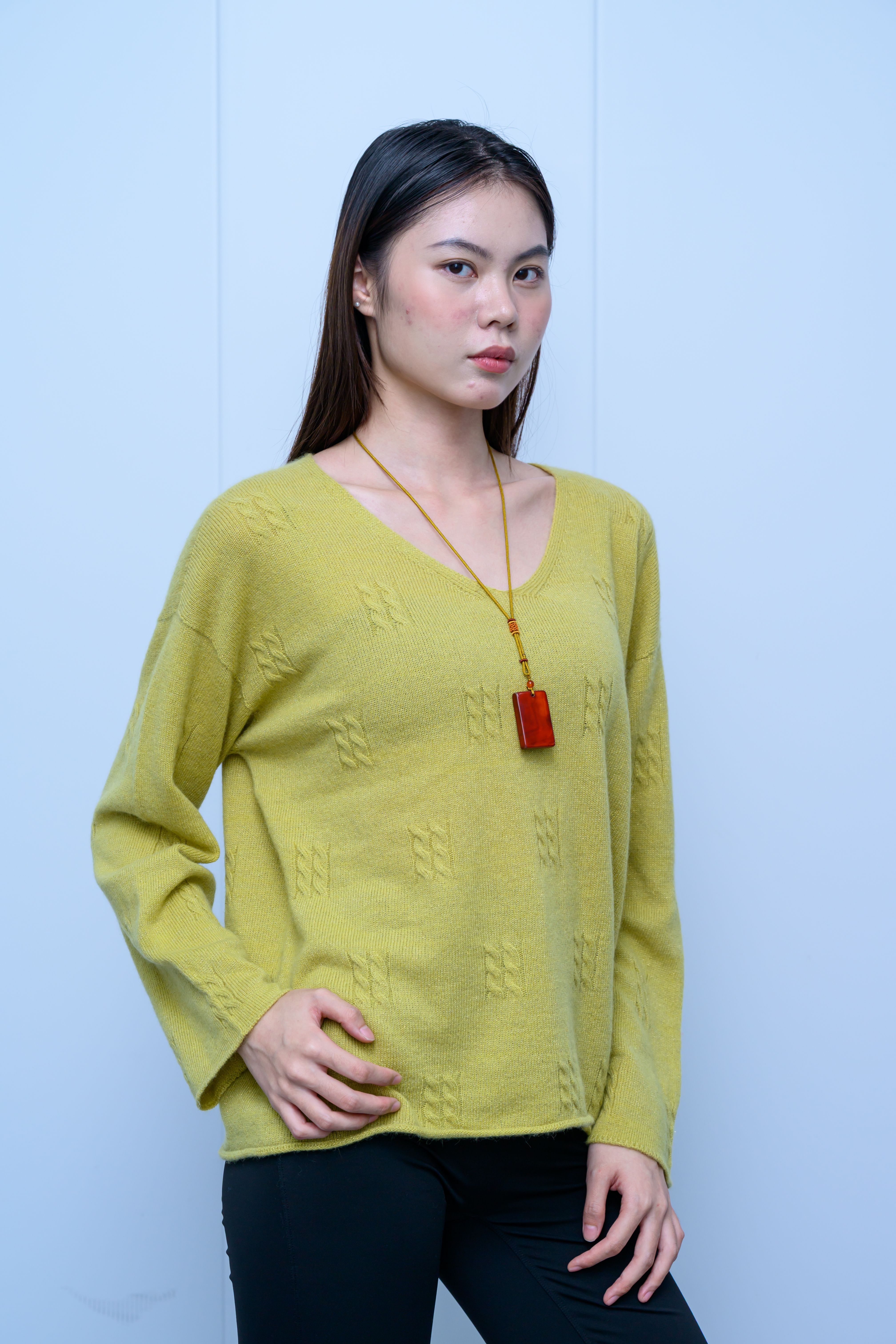 s032Lemon Yellow Textured V-Neck Knit Sweater