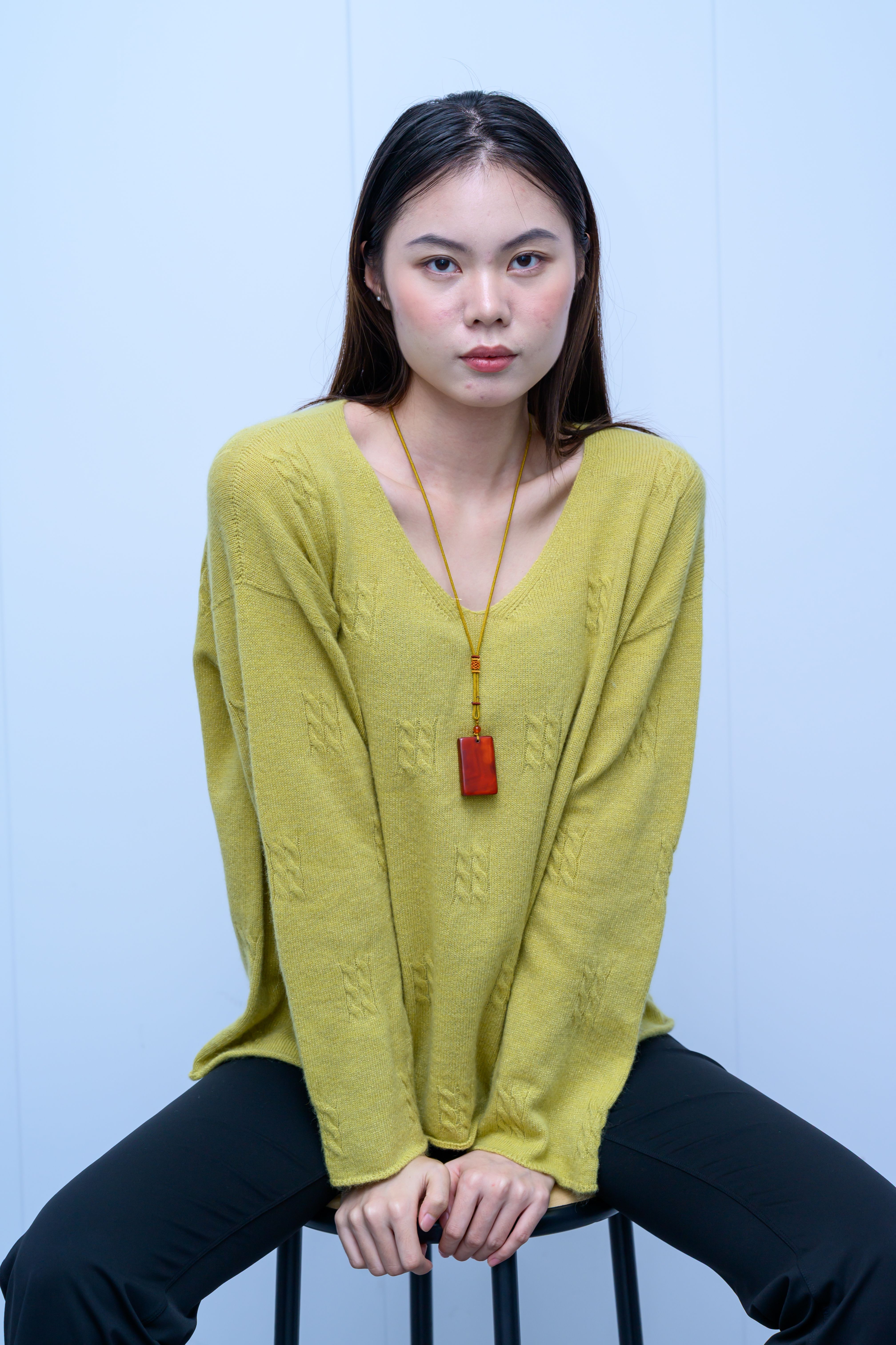 s032Lemon Yellow Textured V-Neck Knit Sweater