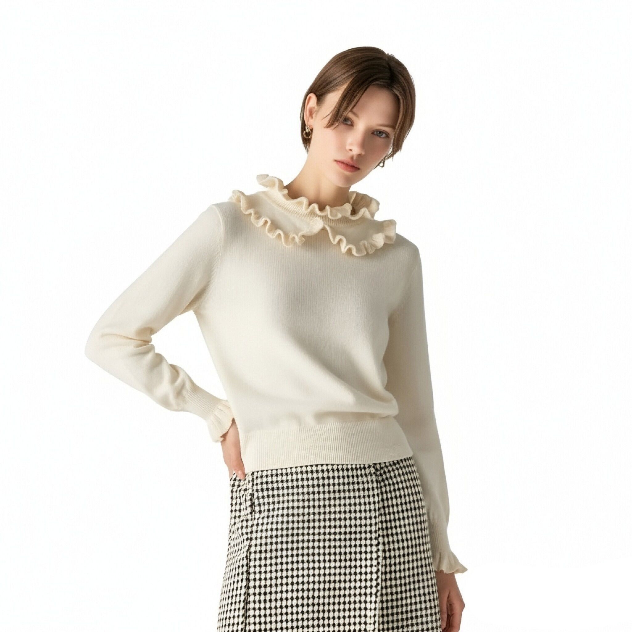 s097Off-White Ruffled Collar Knit Top