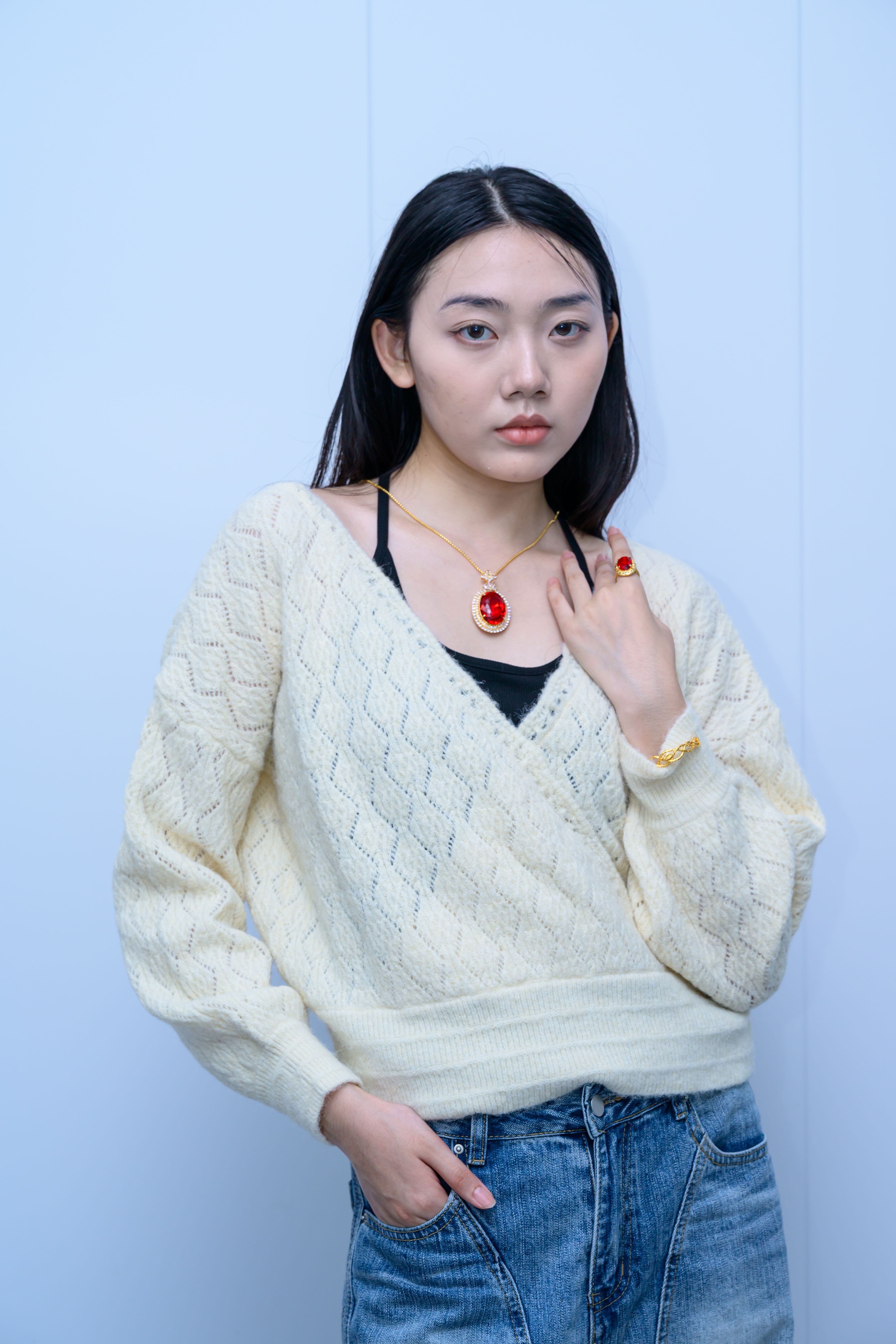 s055Cream Yellow Diamond Lace V-Neck Relaxed Knit