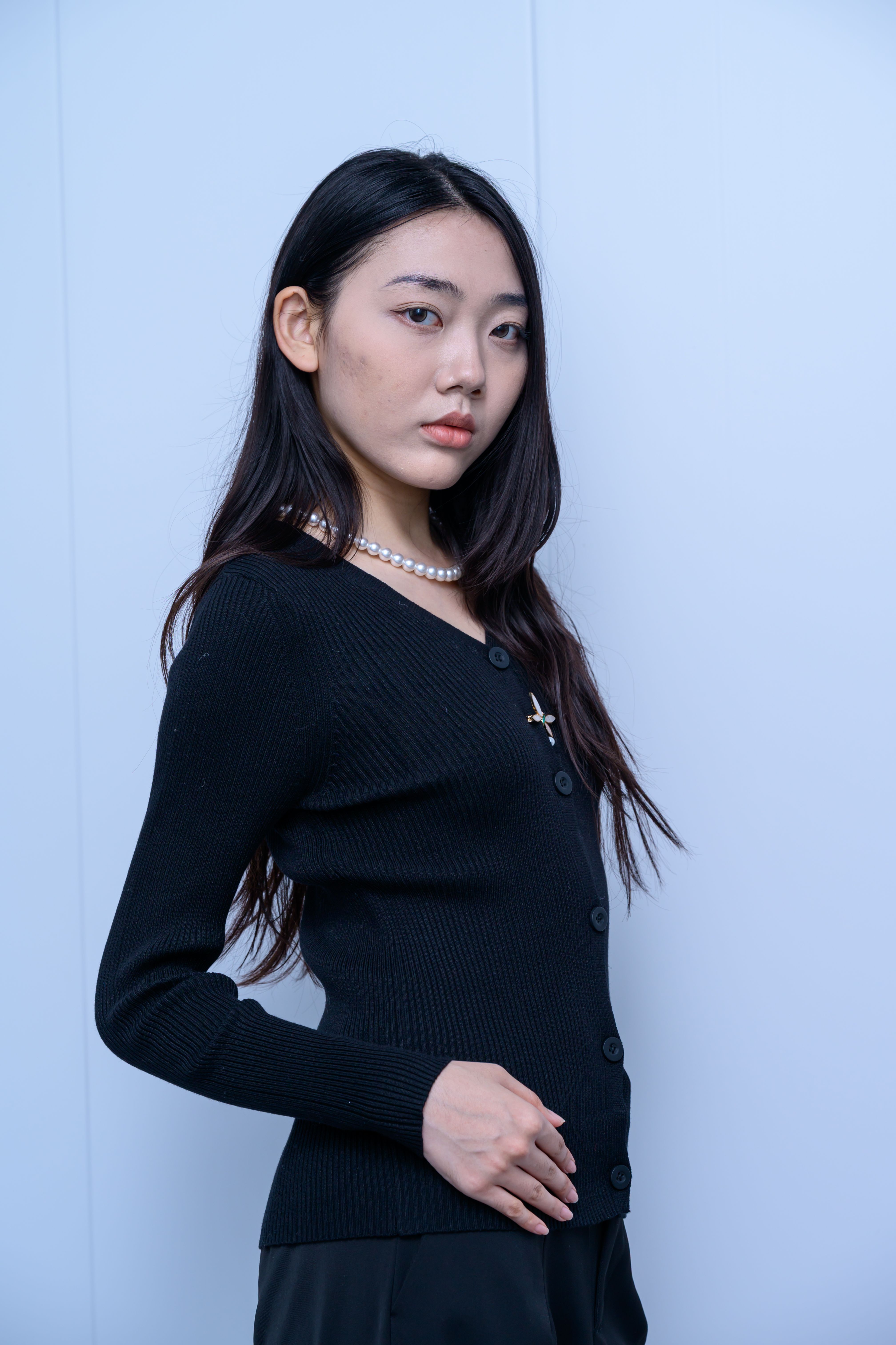 s044Classic Black Vertical Rib V-Neck Knit Cardigan