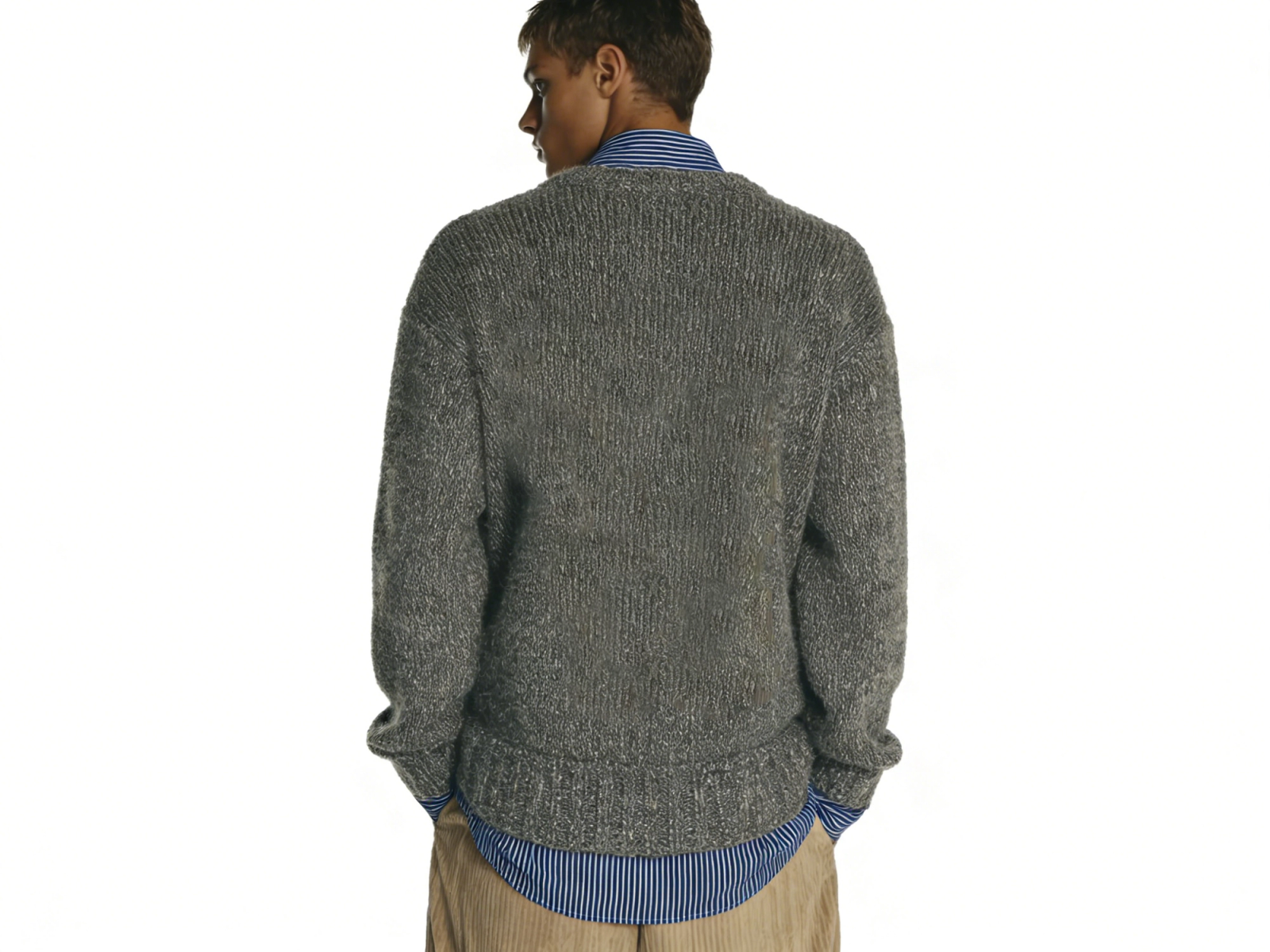 m025Fluffy Fox Applique V-Neck Knit Sweater