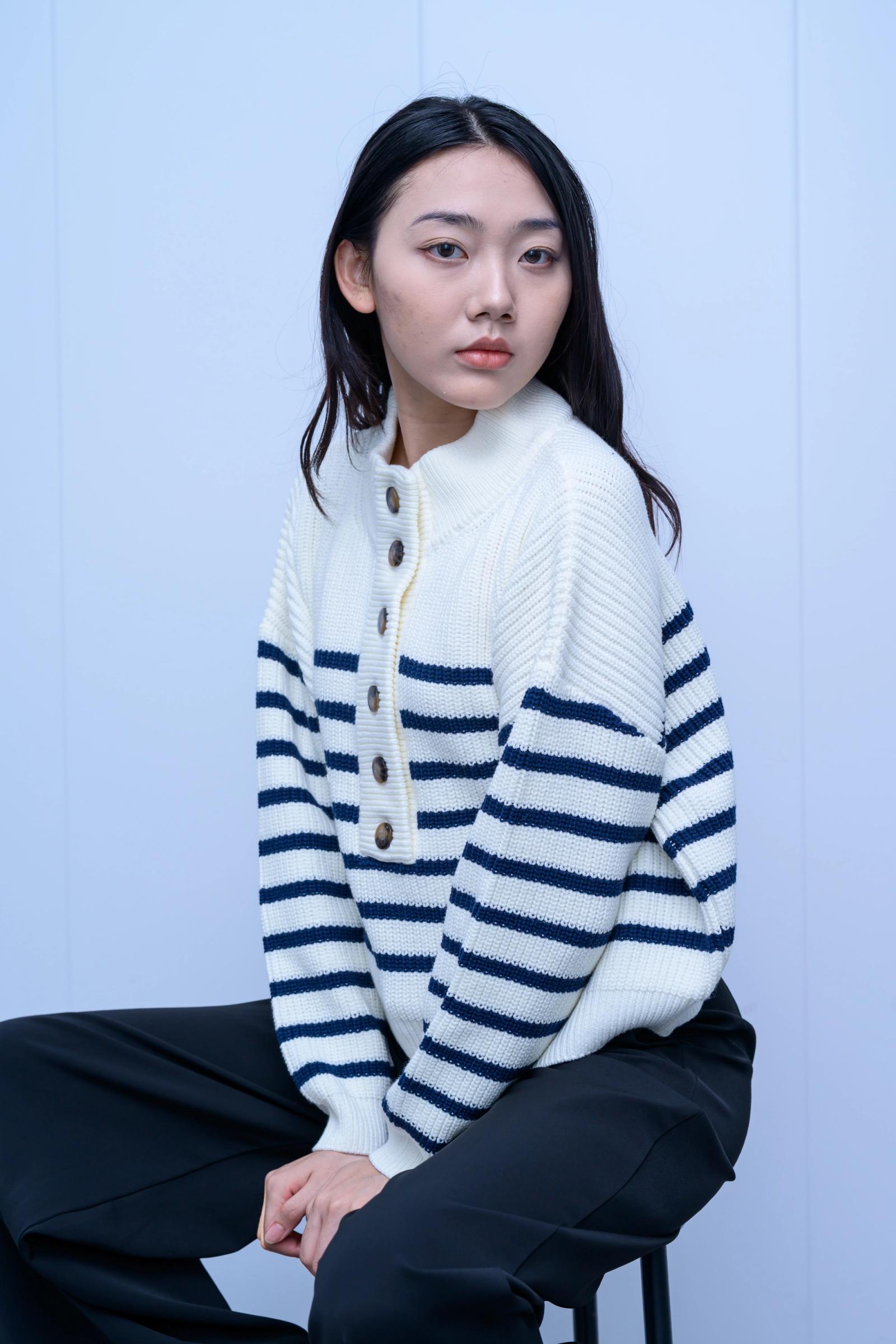 s041Navy Stripe Half-Placket Stand Collar Sweater