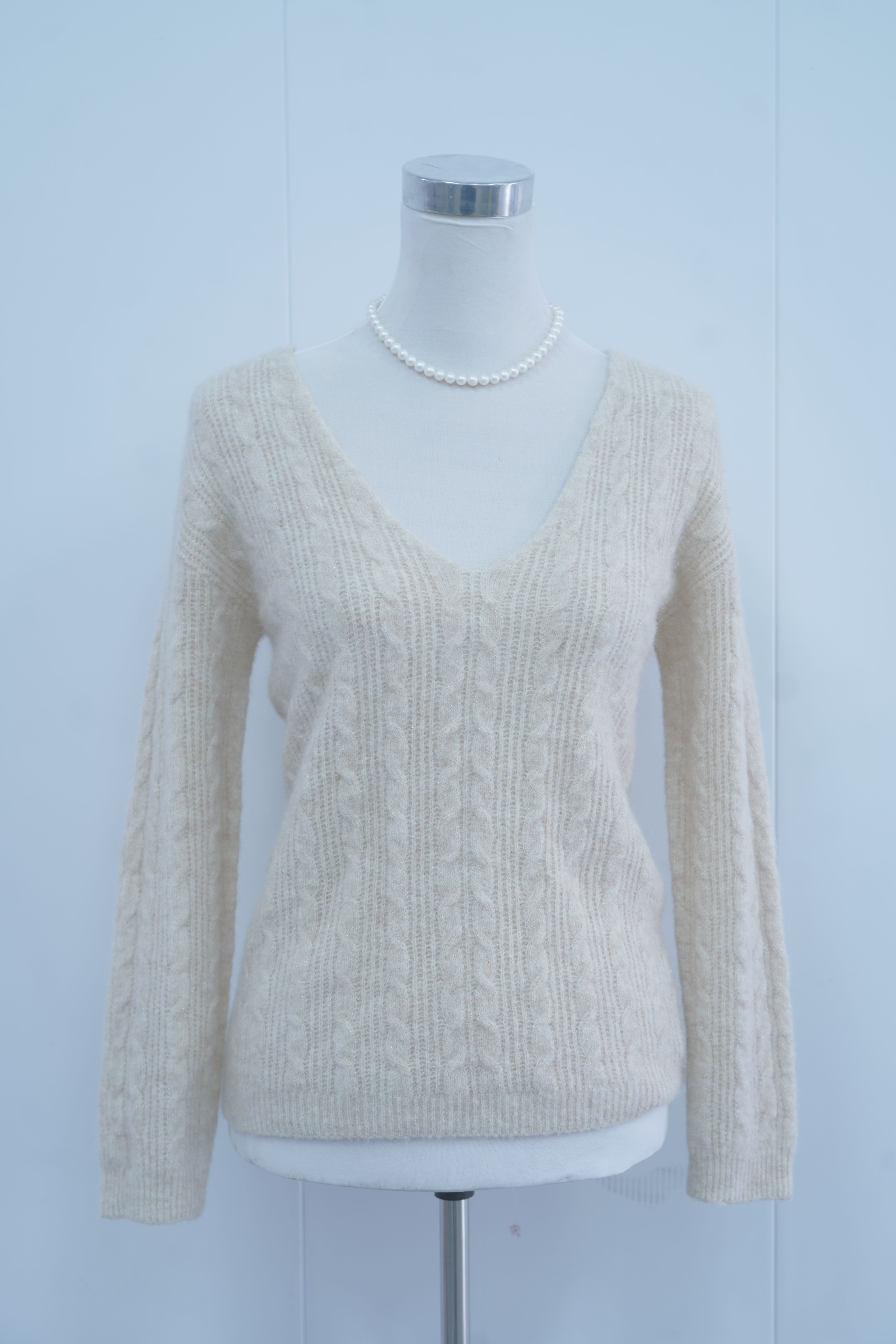 s004Beige Apricot V-Neck Cable-Knit Sweater