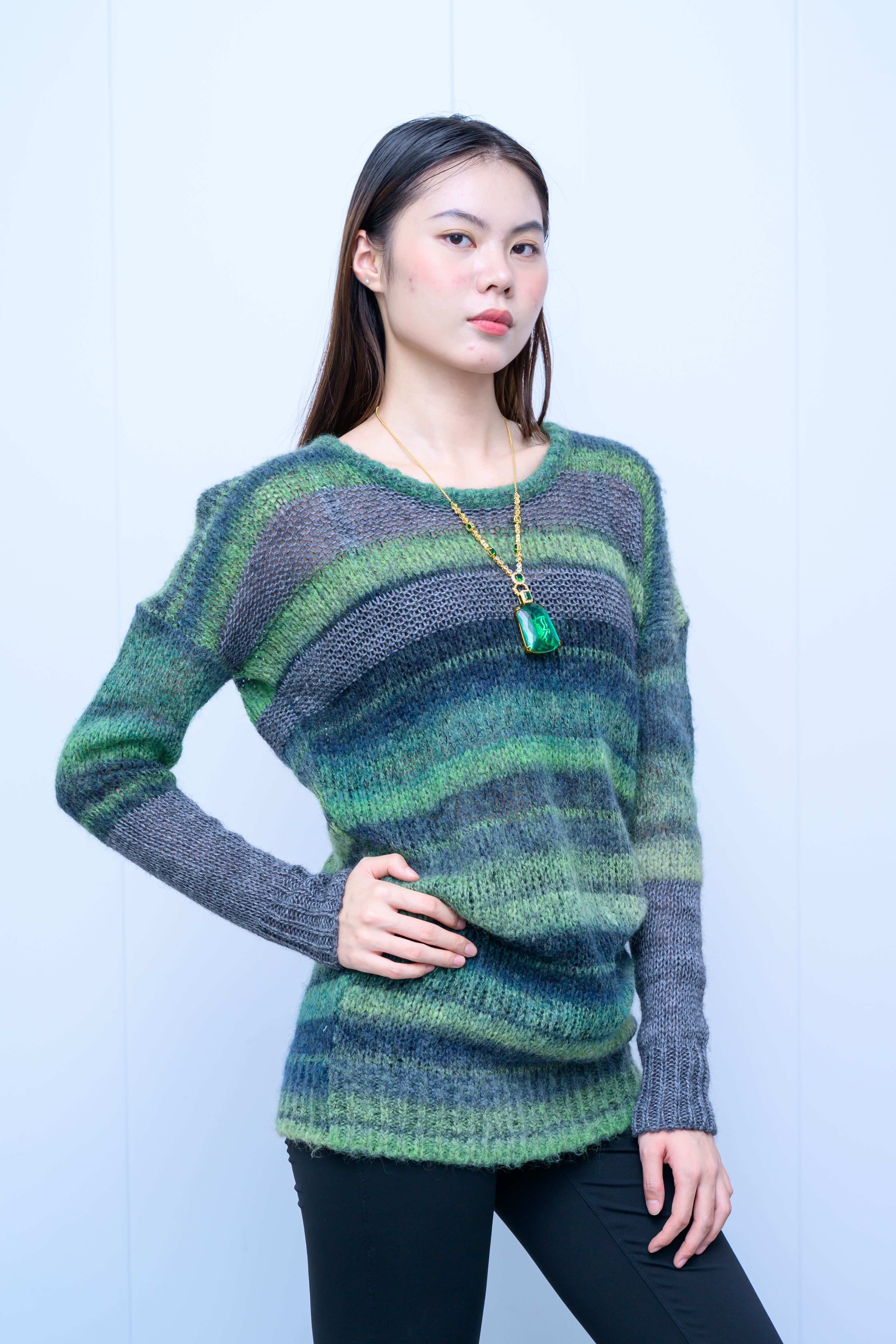 s037Forest Gradient Stripe Crew Neck Knit Sweater