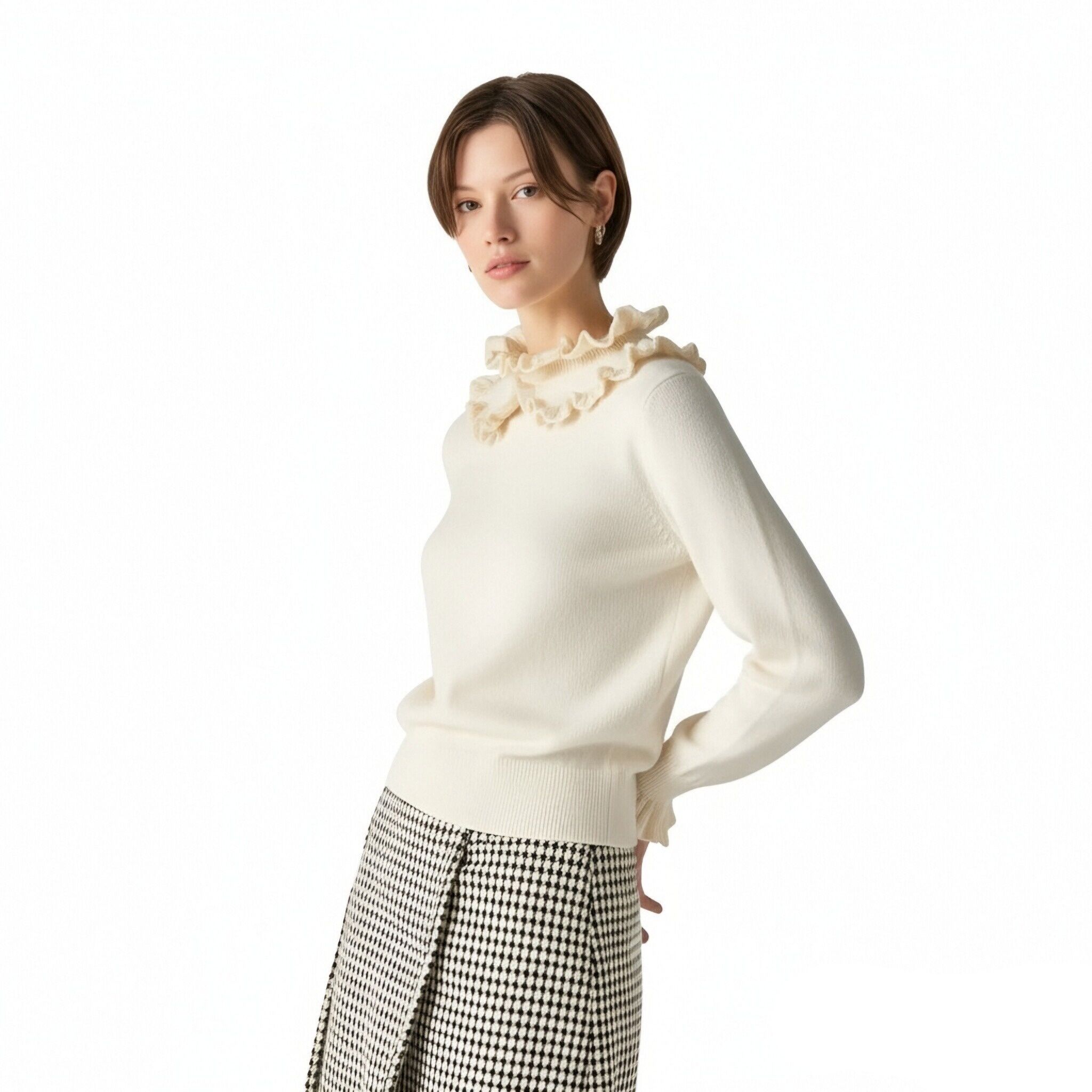 s097Off-White Ruffled Collar Knit Top