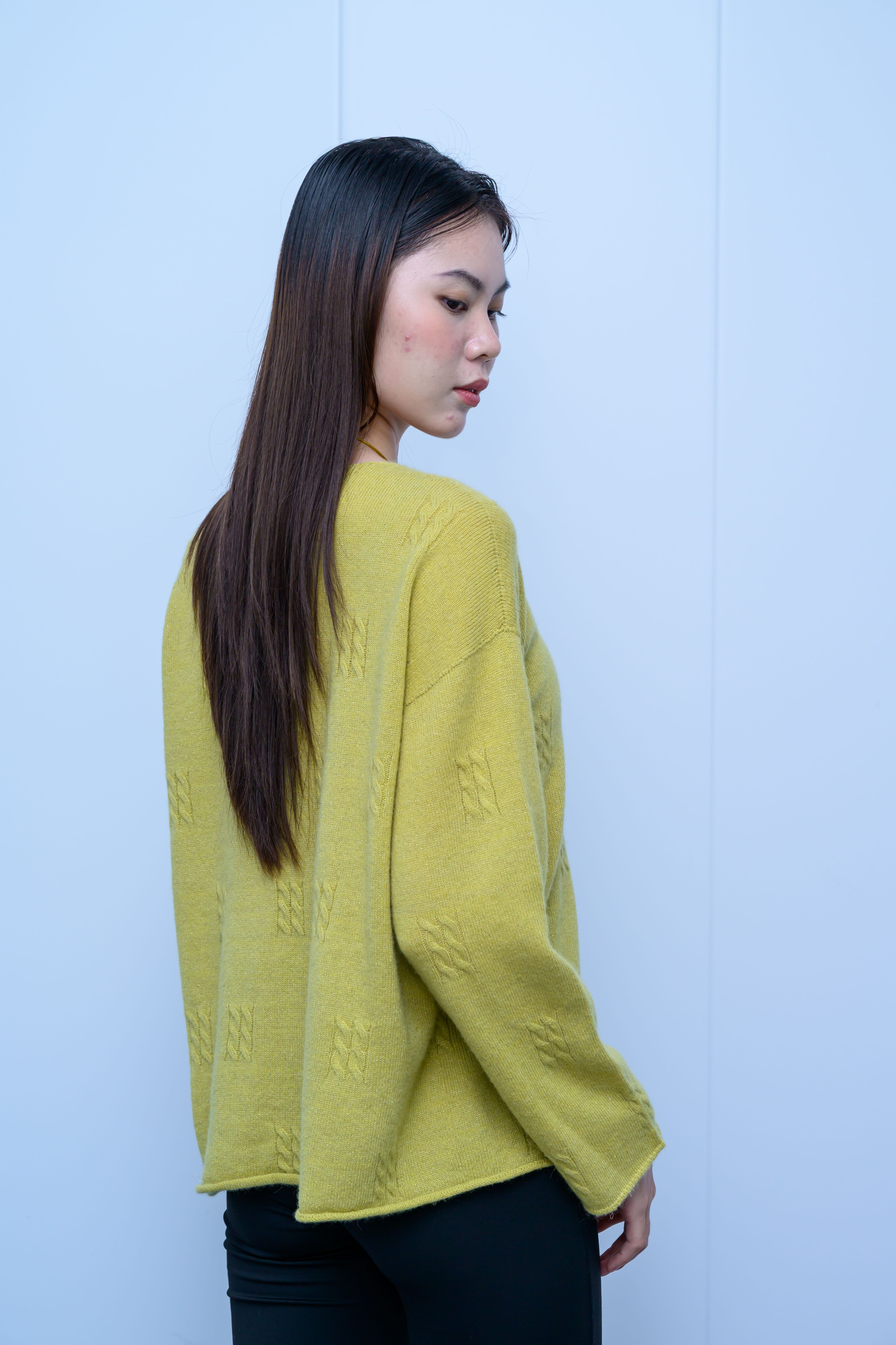 s032Lemon Yellow Textured V-Neck Knit Sweater