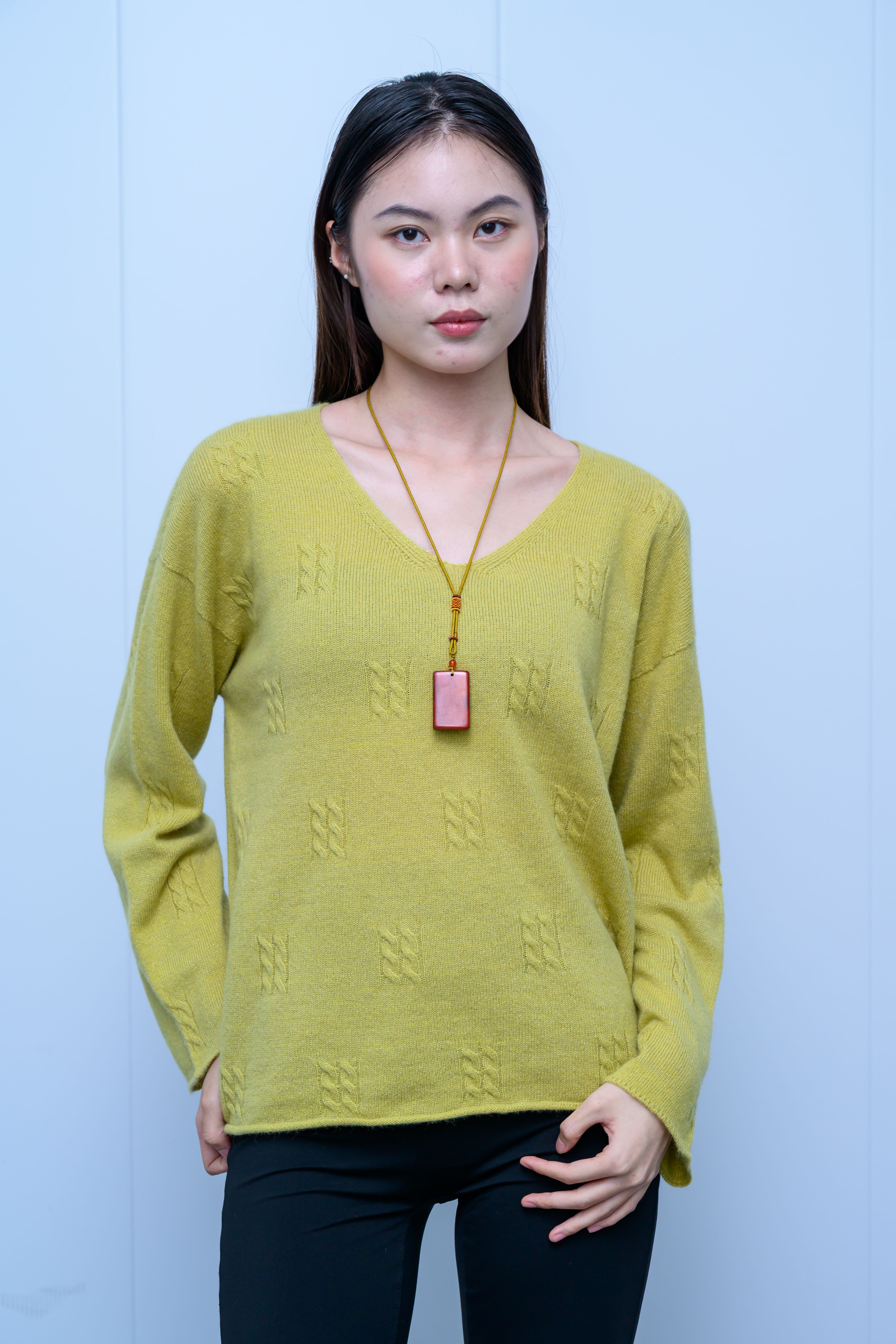 s032Lemon Yellow Textured V-Neck Knit Sweater