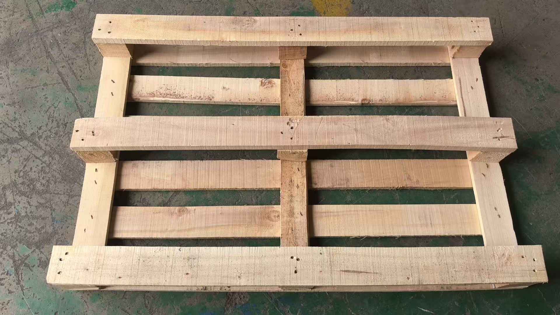 Heat-Treated Stringer Pallets 4