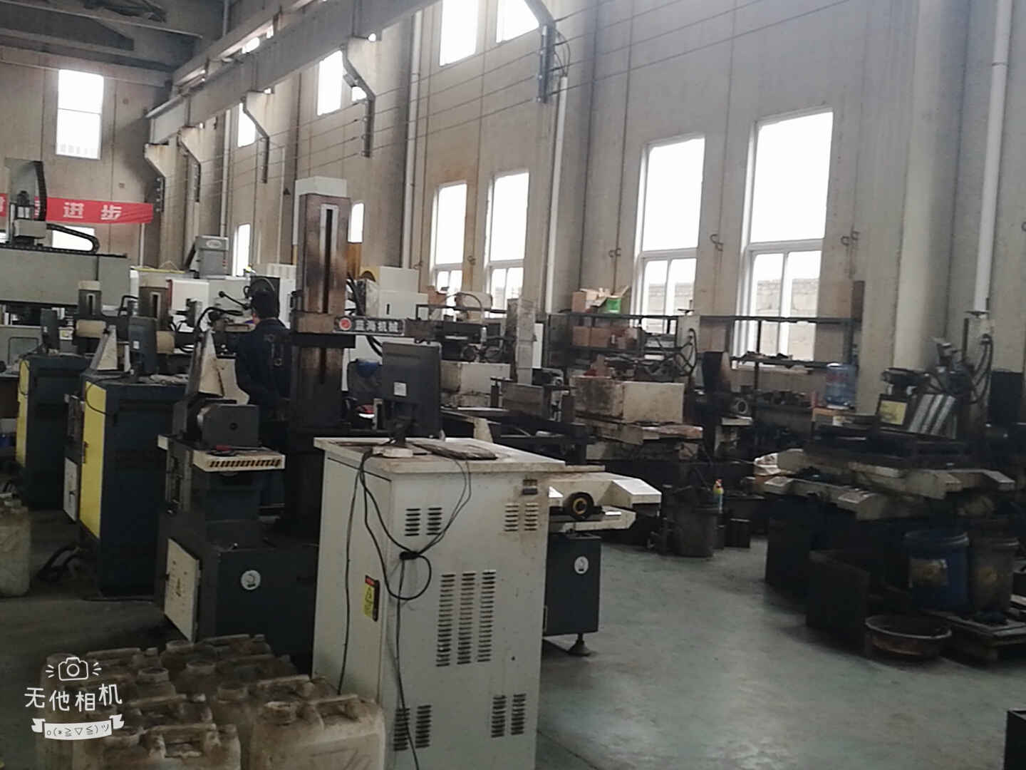 Wire-cutting equipment in the Hisured workshop