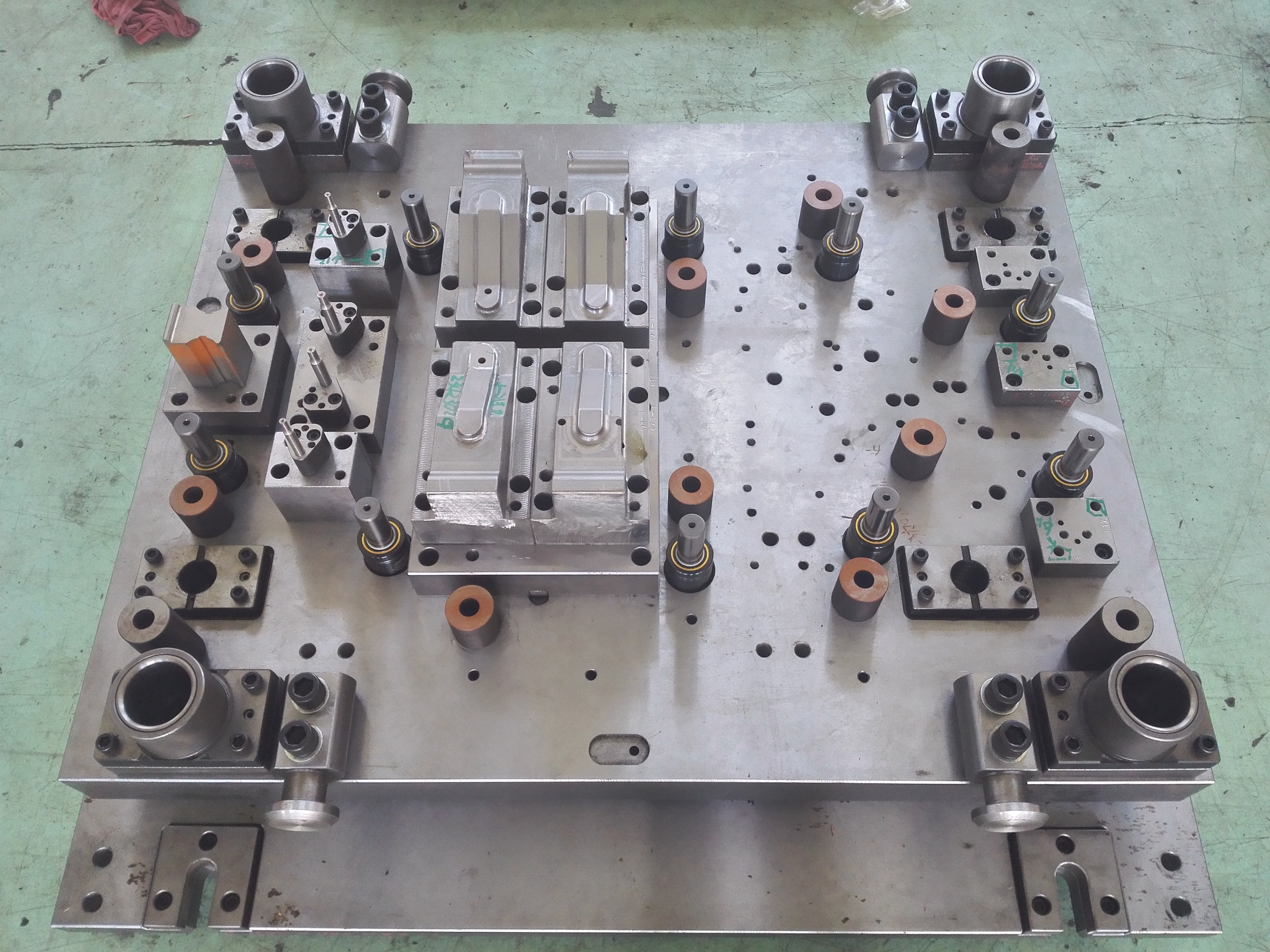 The Lightweight Race: Challenges and Breakthroughs in Aluminum Automotive Stamping