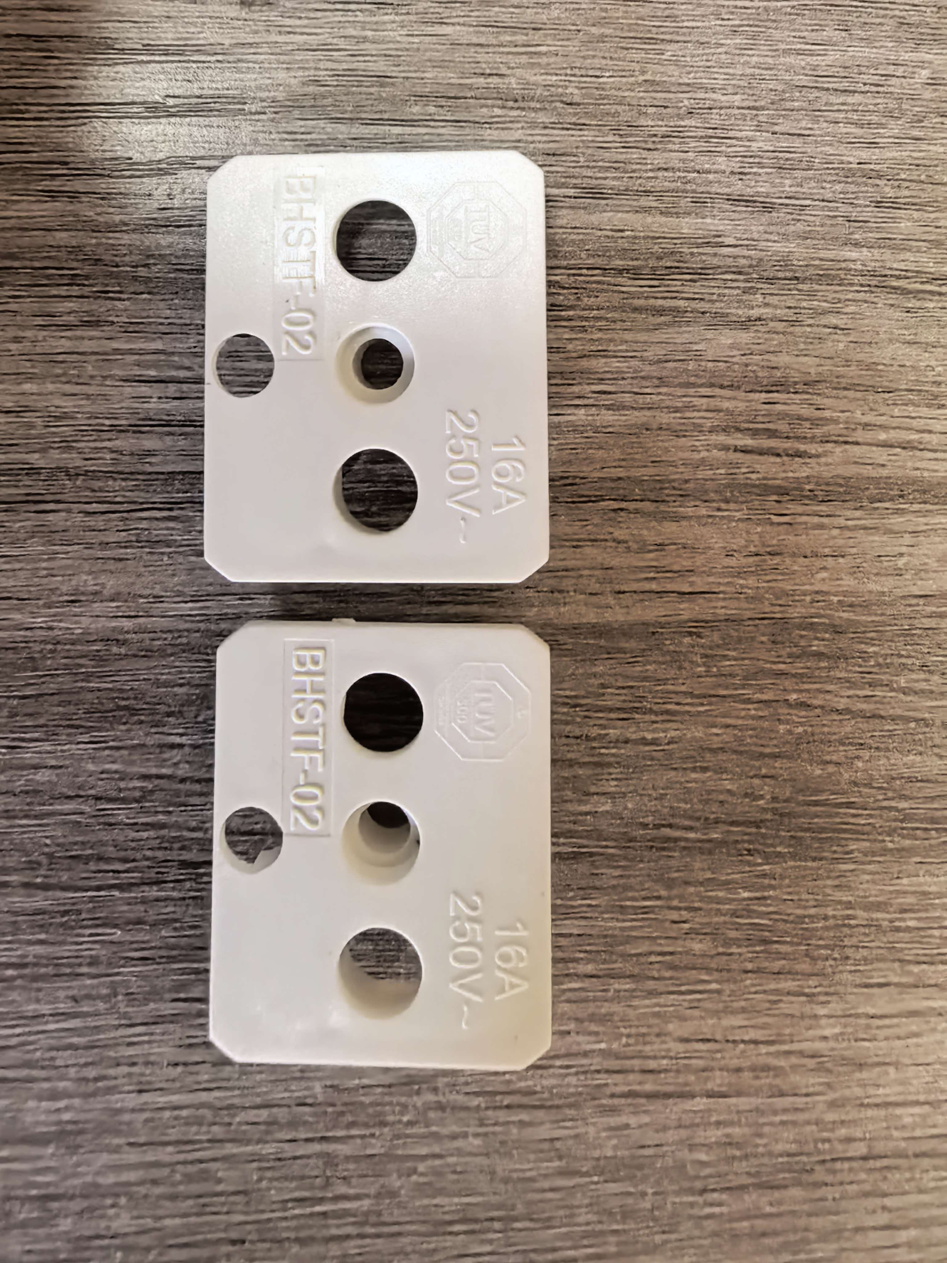 Custom Injection-Molded Component 04 production view 1