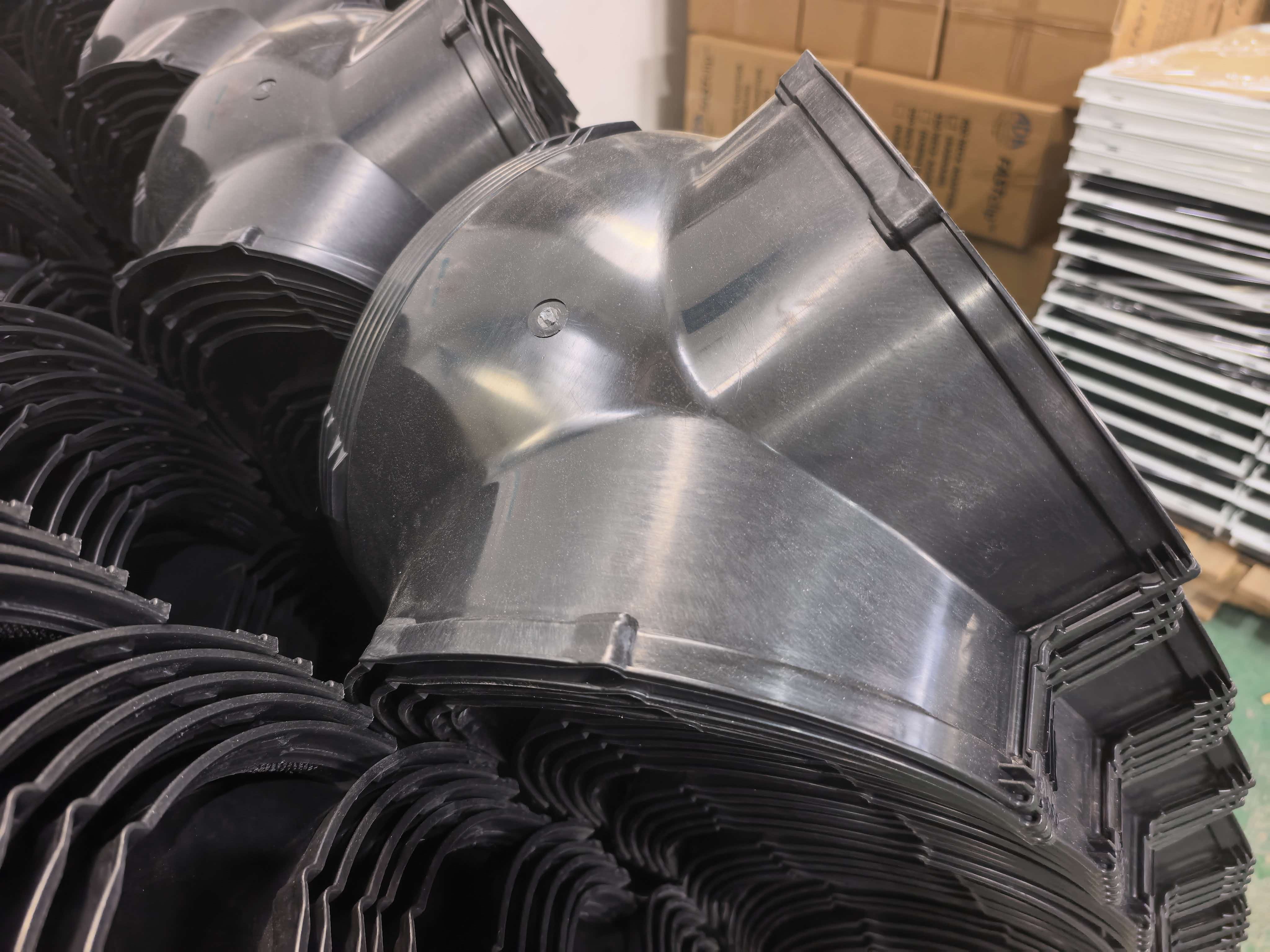 Custom Injection-Molded Component 09 production view 1