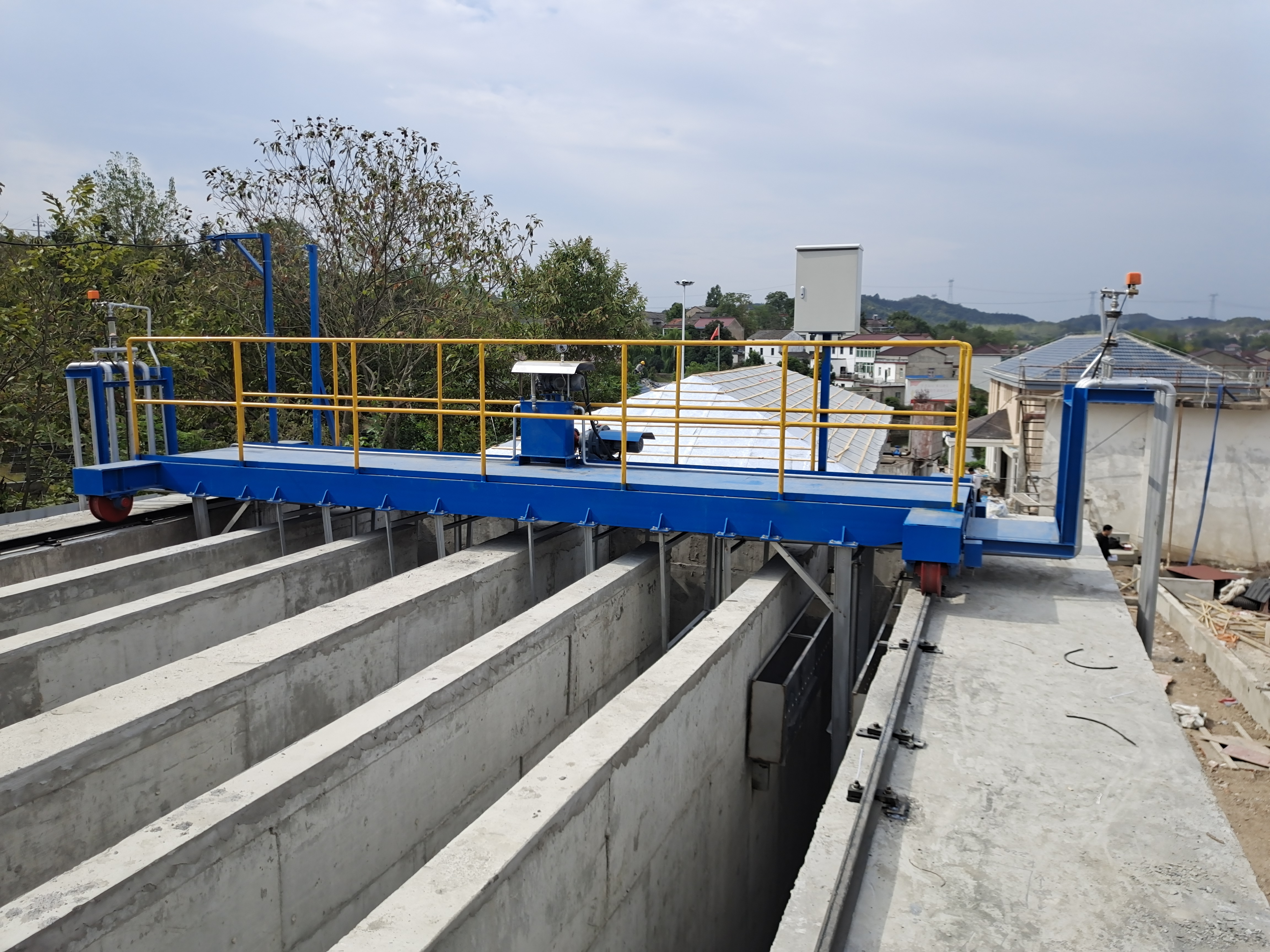 Truss-Type Sludge Suction Scraper equipment image
