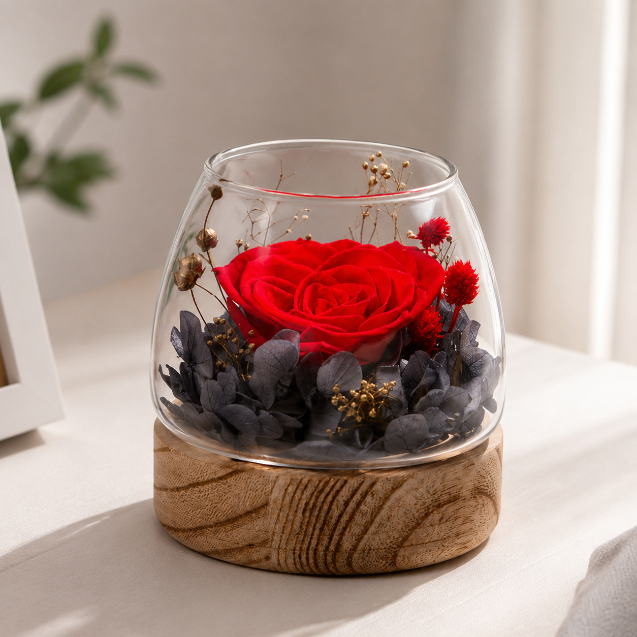 Hydroponic Preserved Rose Glass Terrarium Figurine
