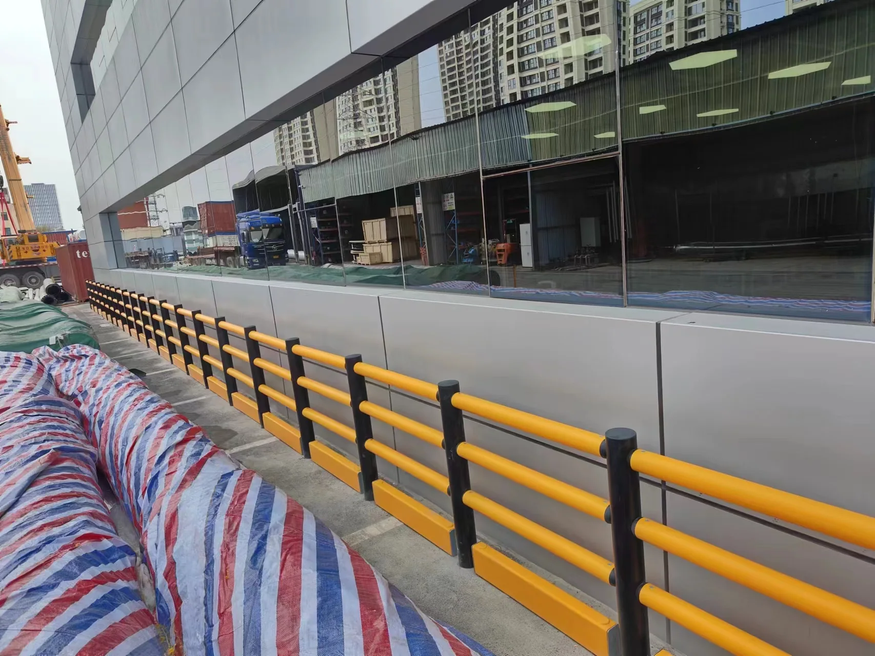 Guardrail installation view 02