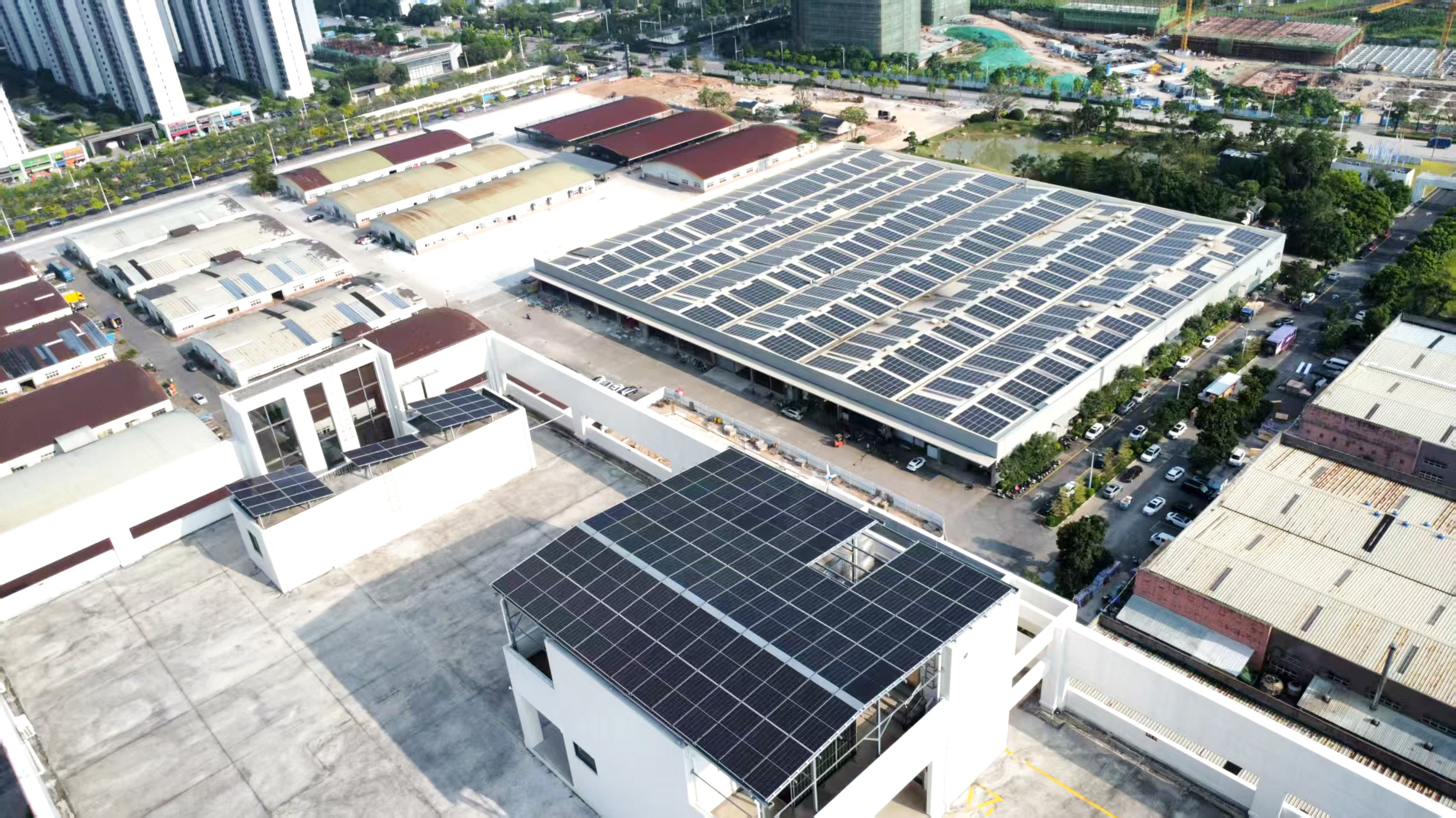 Customer-supplied photograph of the sodium-ion energy storage project.