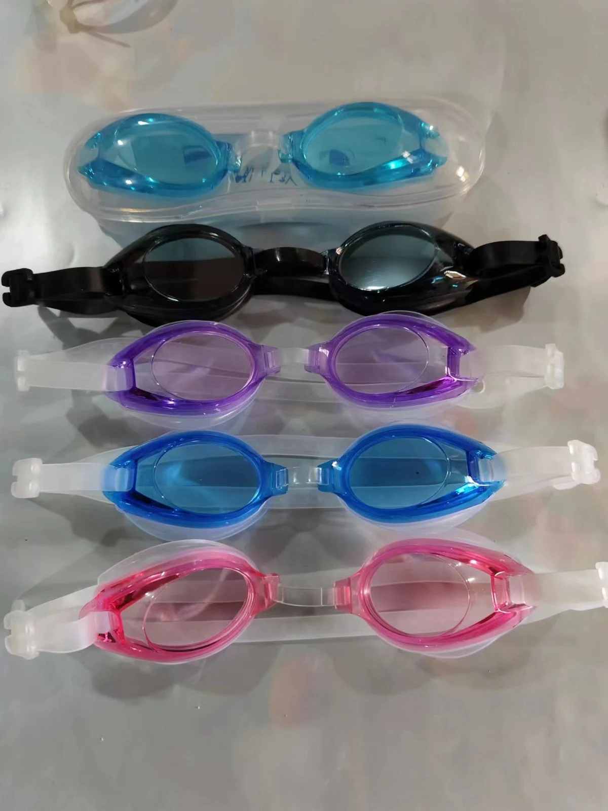 Complete view of swim goggles model 7008