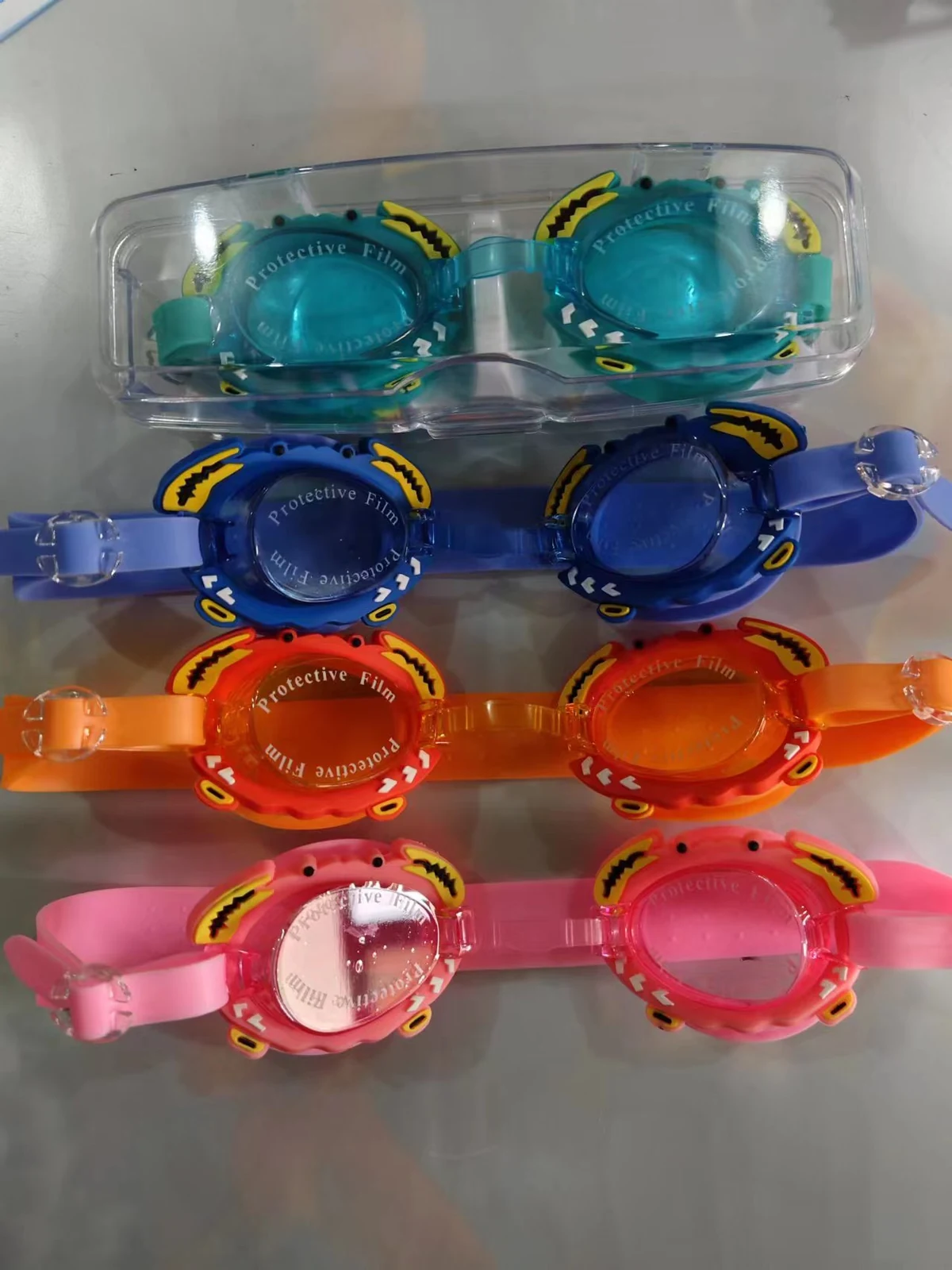 Complete view of swim goggles model 4700