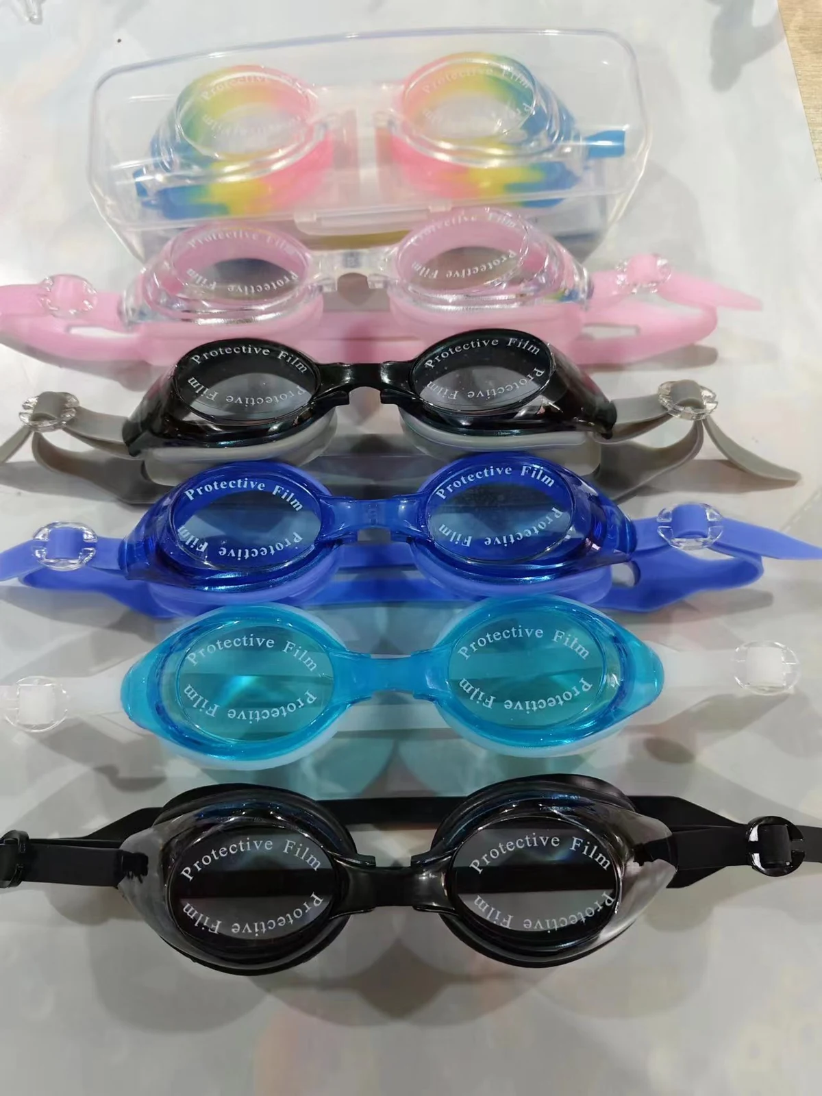 Complete view of swim goggles model pp100