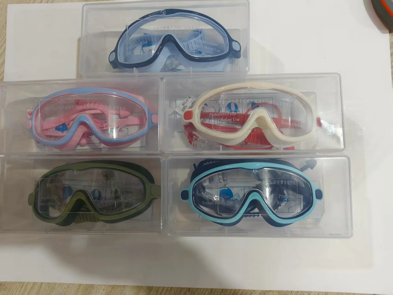 Complete view of swim goggles model 6900