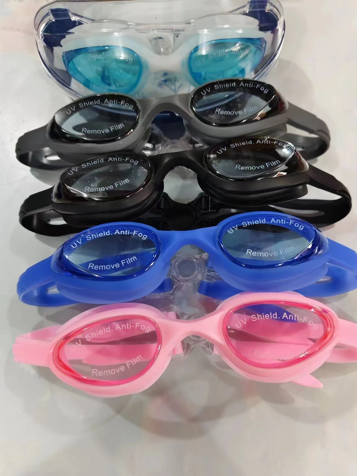 Complete view of swim goggles model 3300