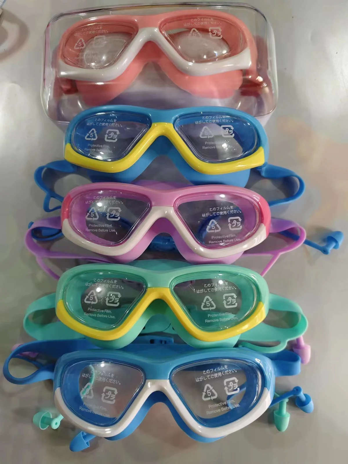 Complete view of swim goggles model 9310