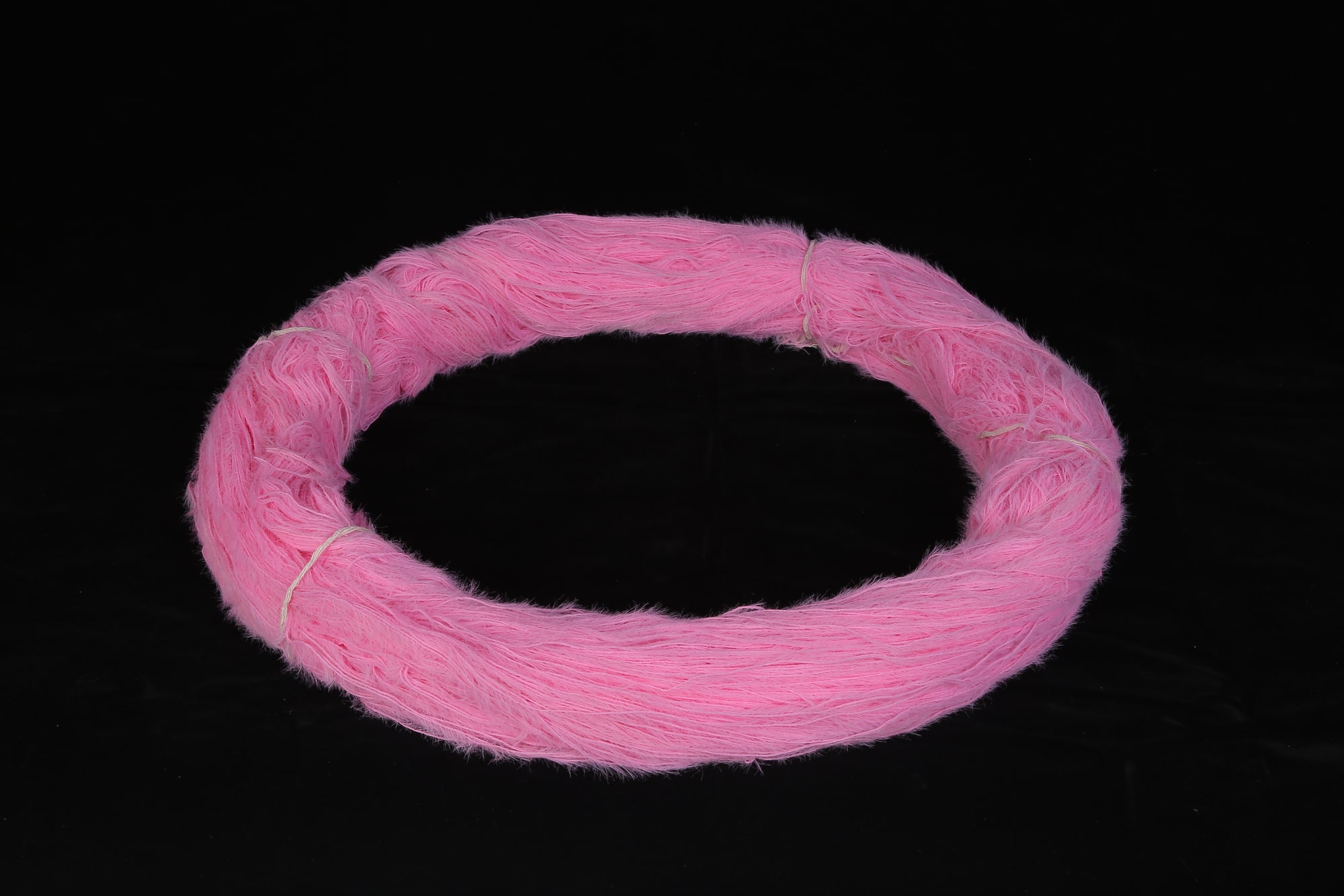 Feather Yarn, photograph 19