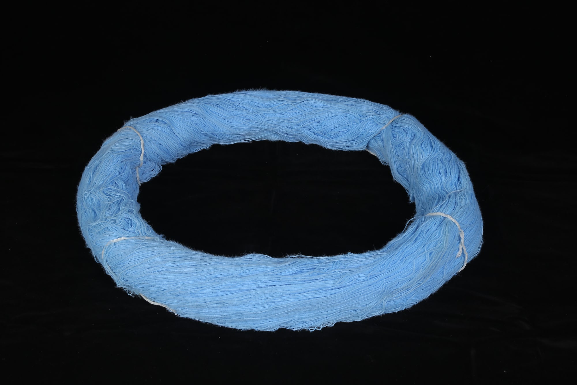 Feather Yarn, photograph 18