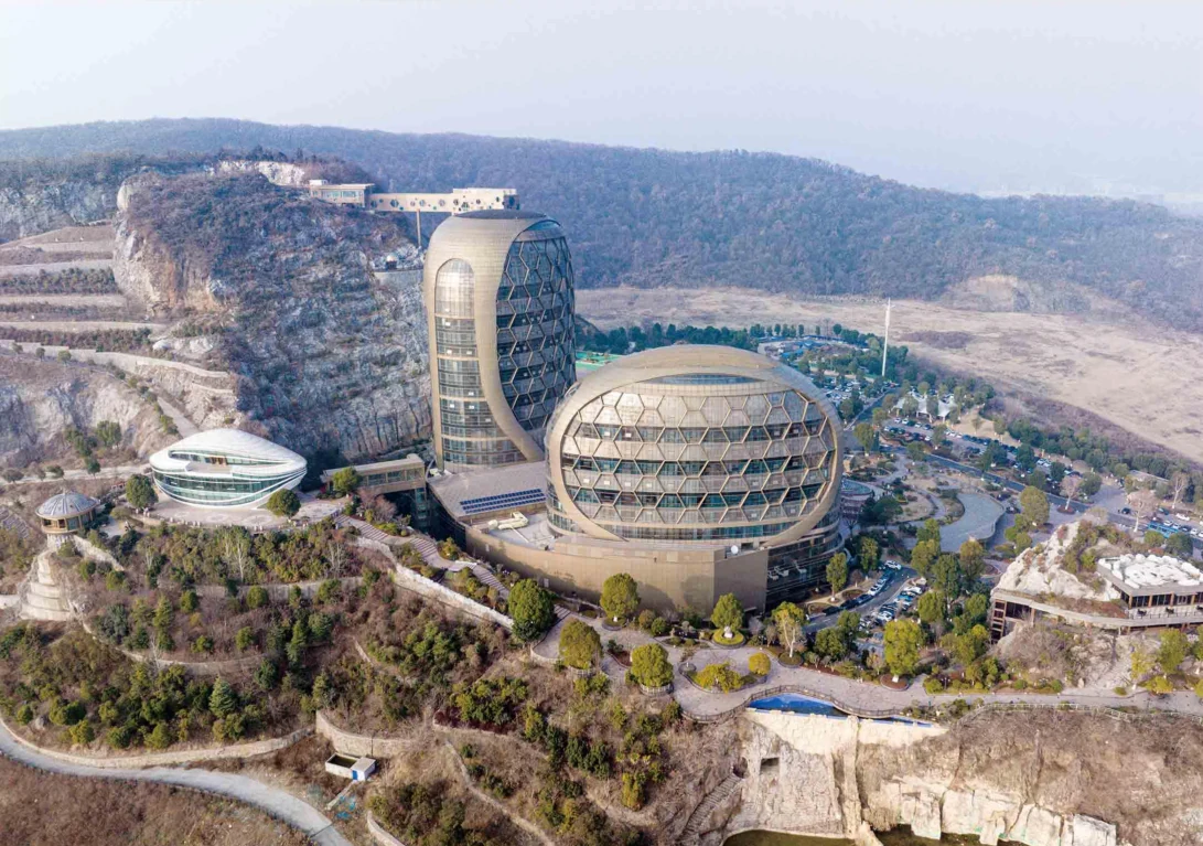 Nanjing Honeycomb Hotel and Dragon Valley — view 1