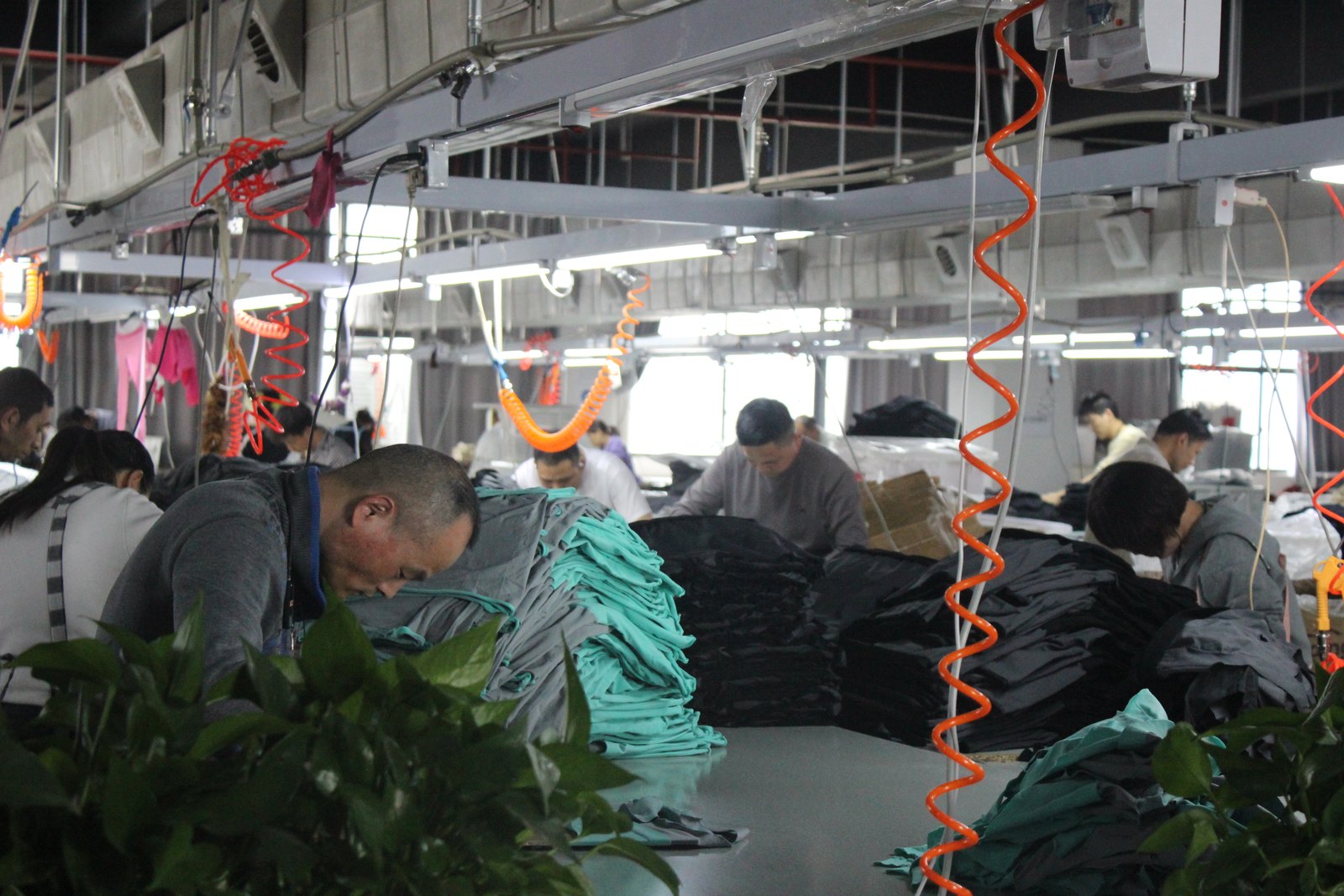 Garment preparation and trimming workstations