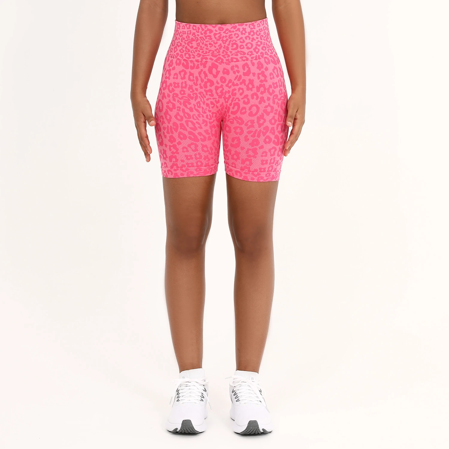 DK6601 Fine-pattern fitted shorts