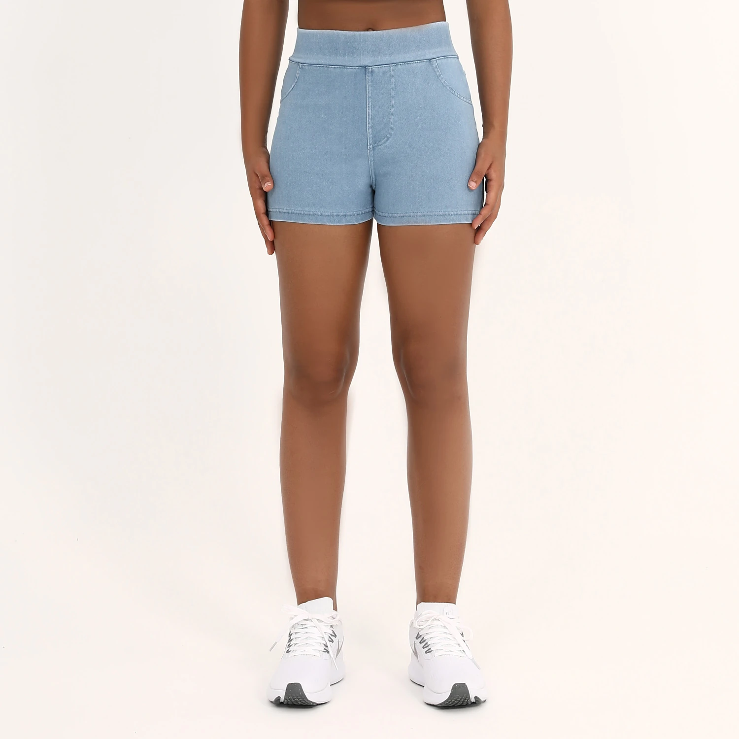 NZ7702 Denim-look short shorts