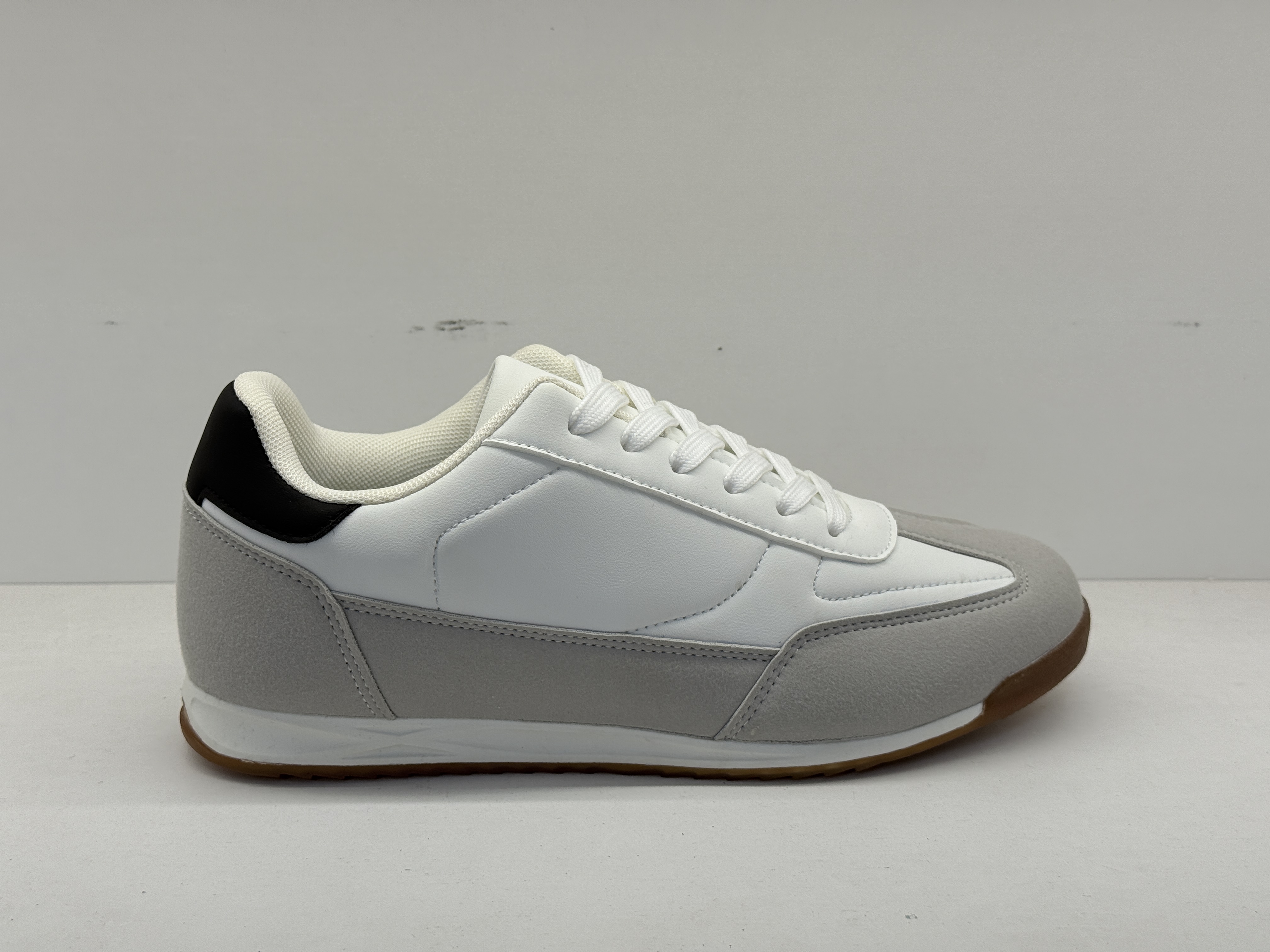 Women's Flat Casual Shoes, customer-supplied catalogue photograph