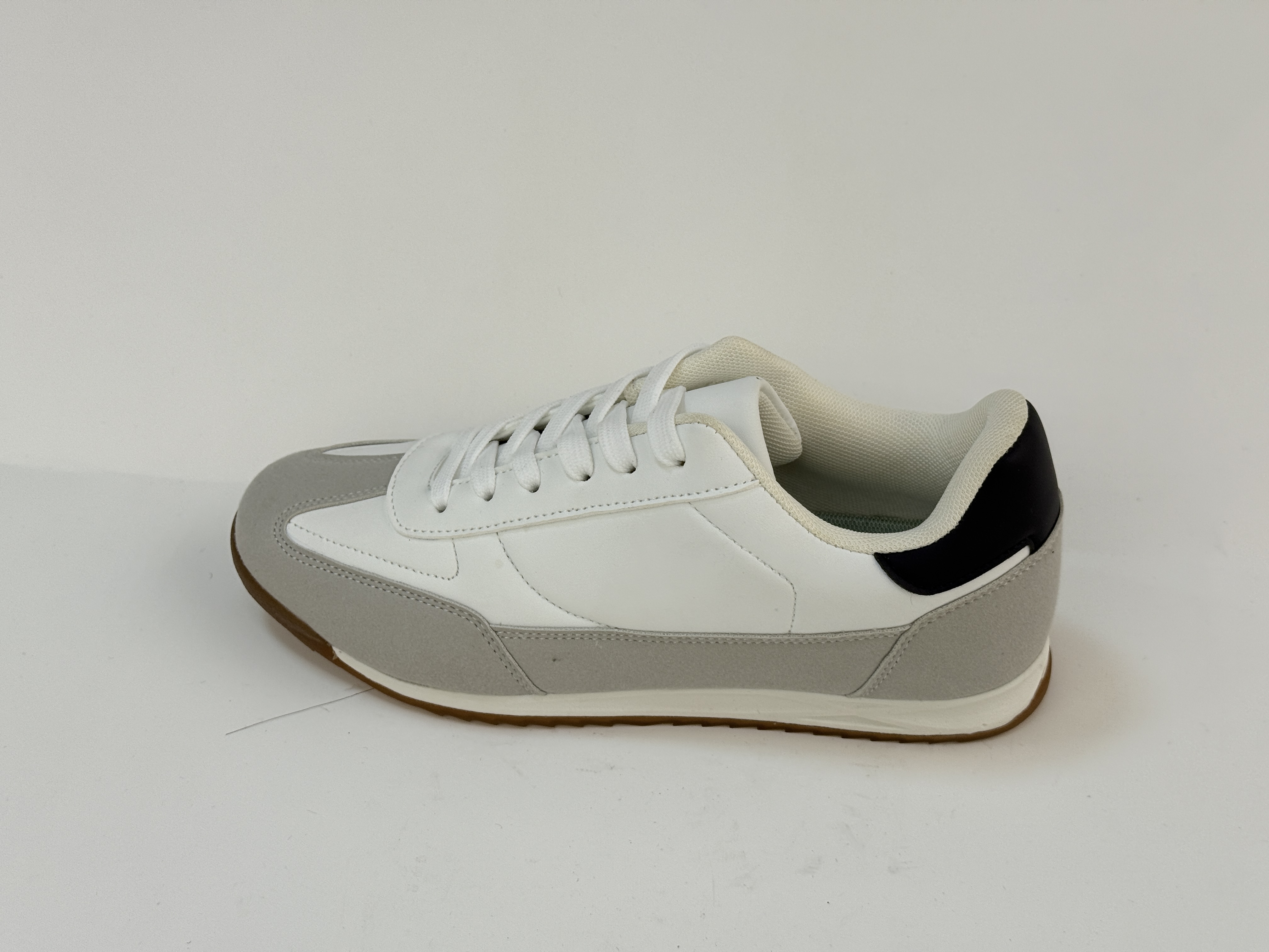 Women's Flat Casual Shoes, customer-supplied catalogue photograph