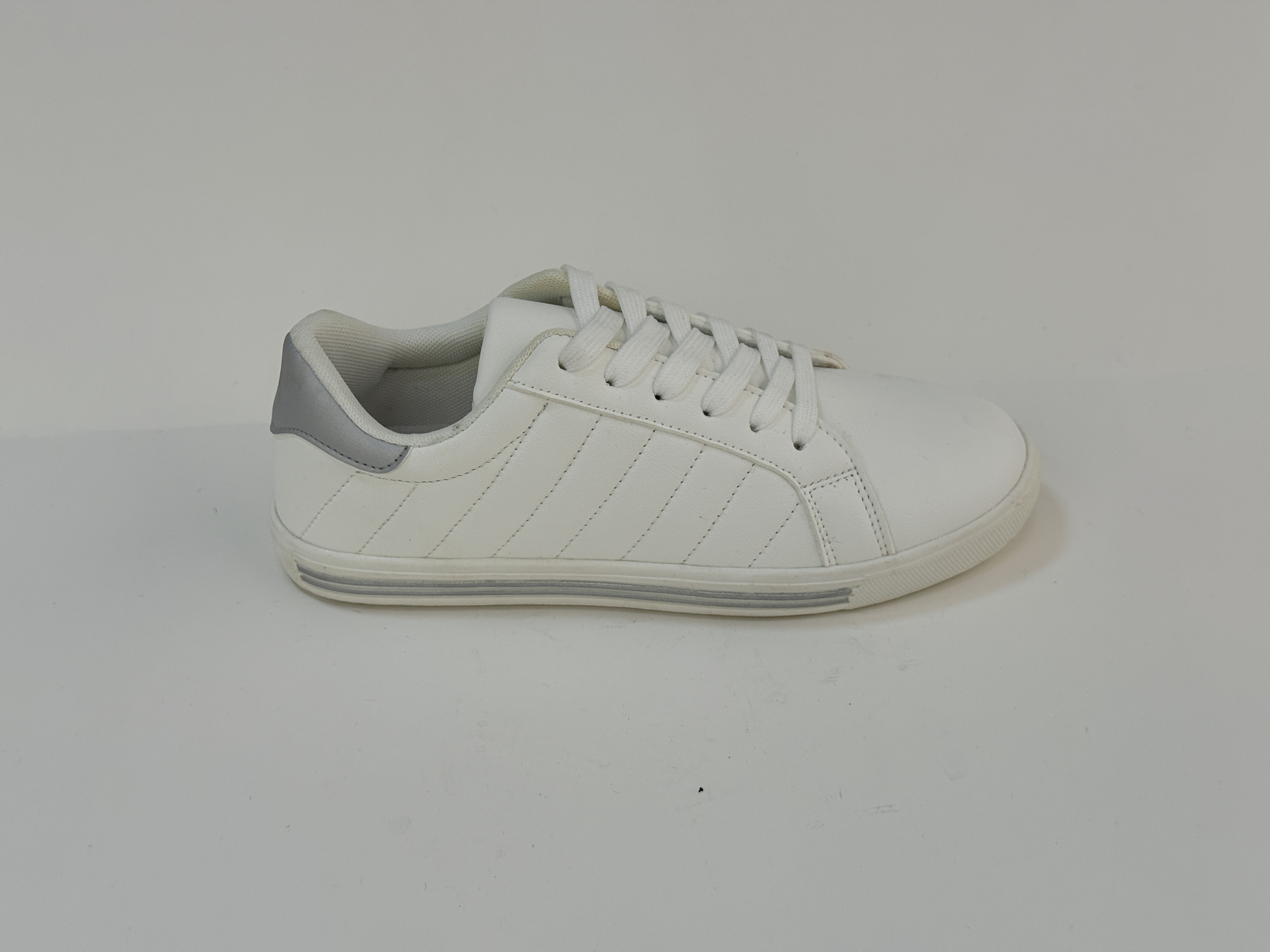 Women's Flat Casual Shoes, customer-supplied catalogue photograph