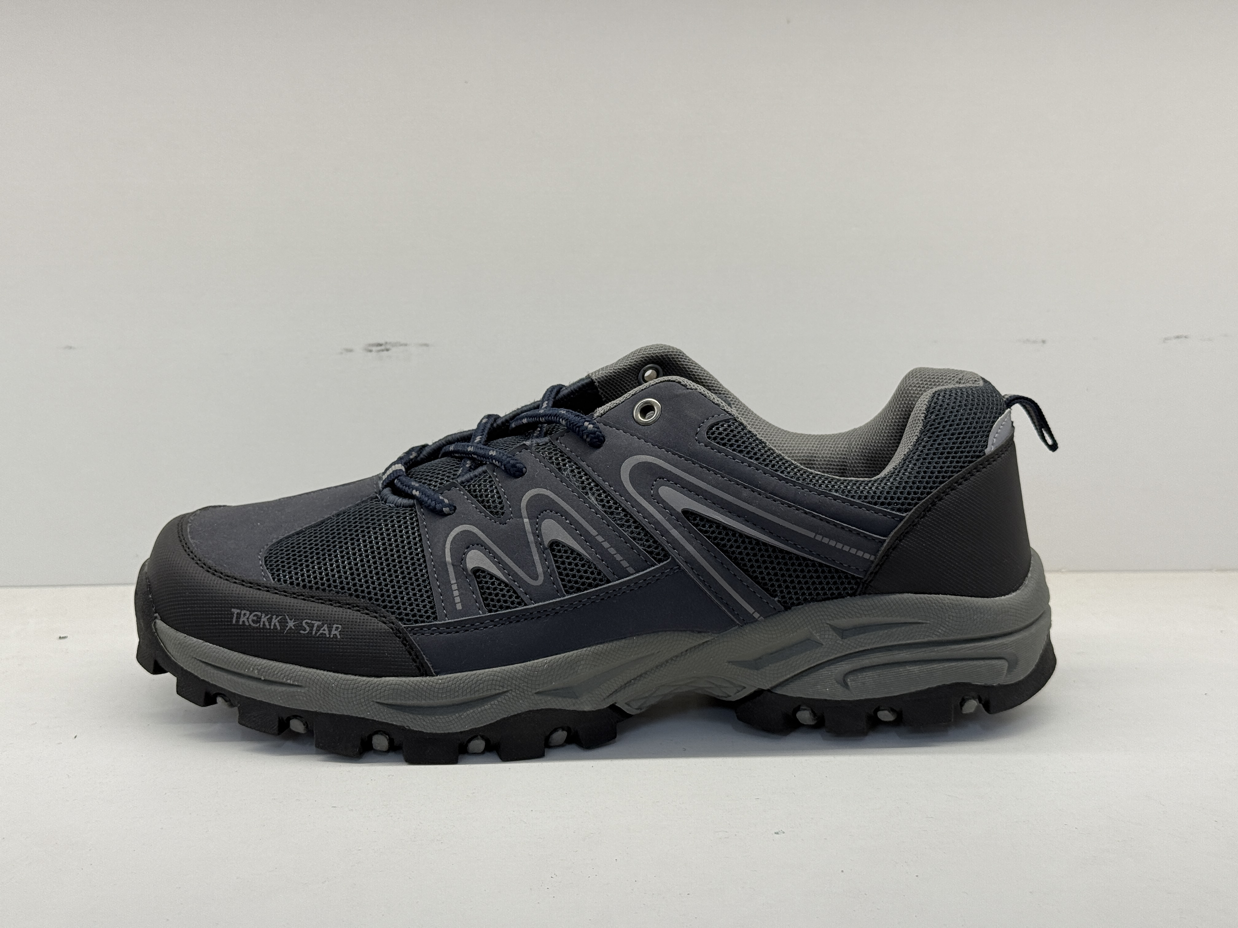 Hiking Shoes, customer-supplied catalogue photograph