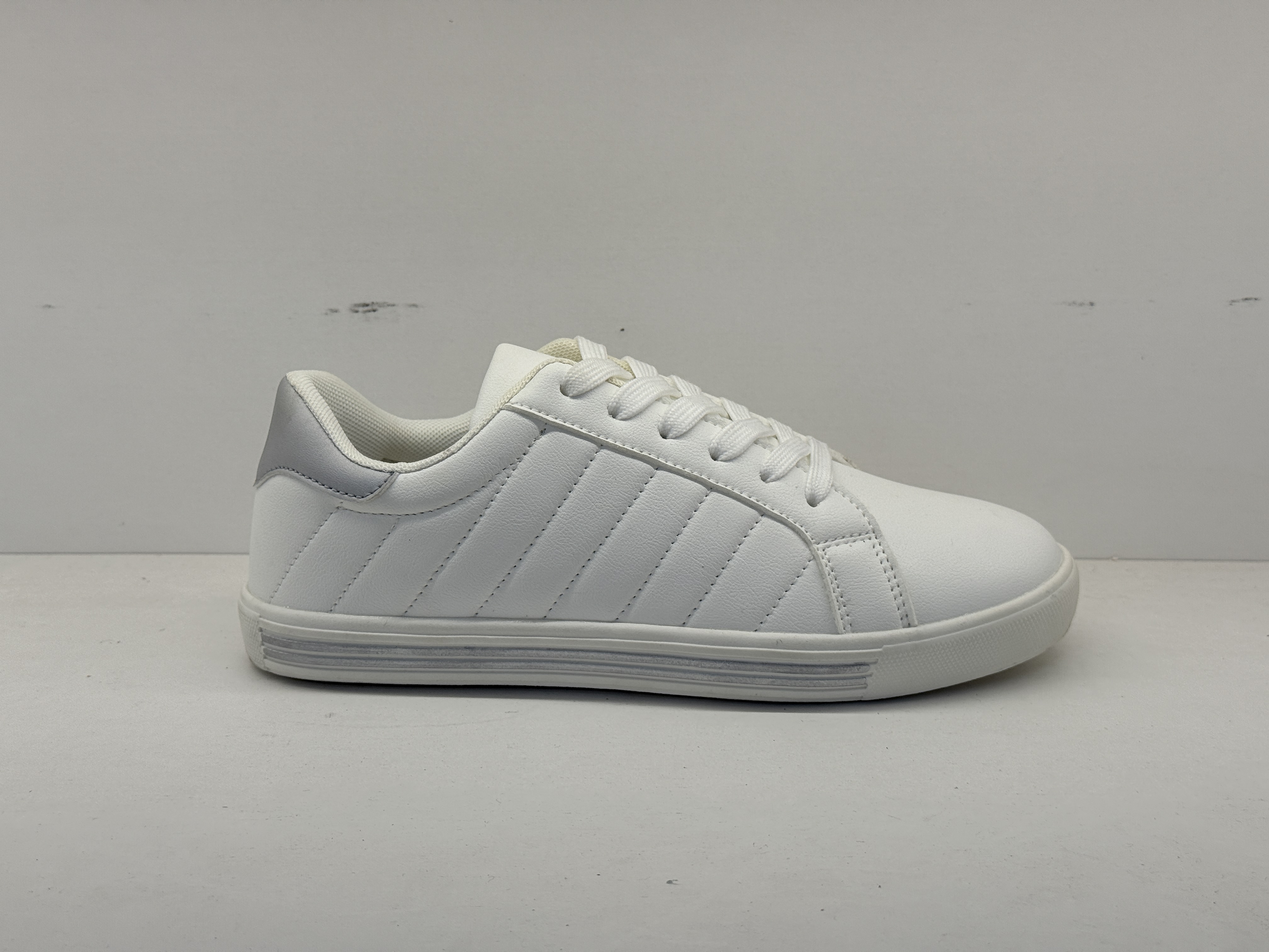 Classic White Casual Shoes, customer-supplied catalogue photograph