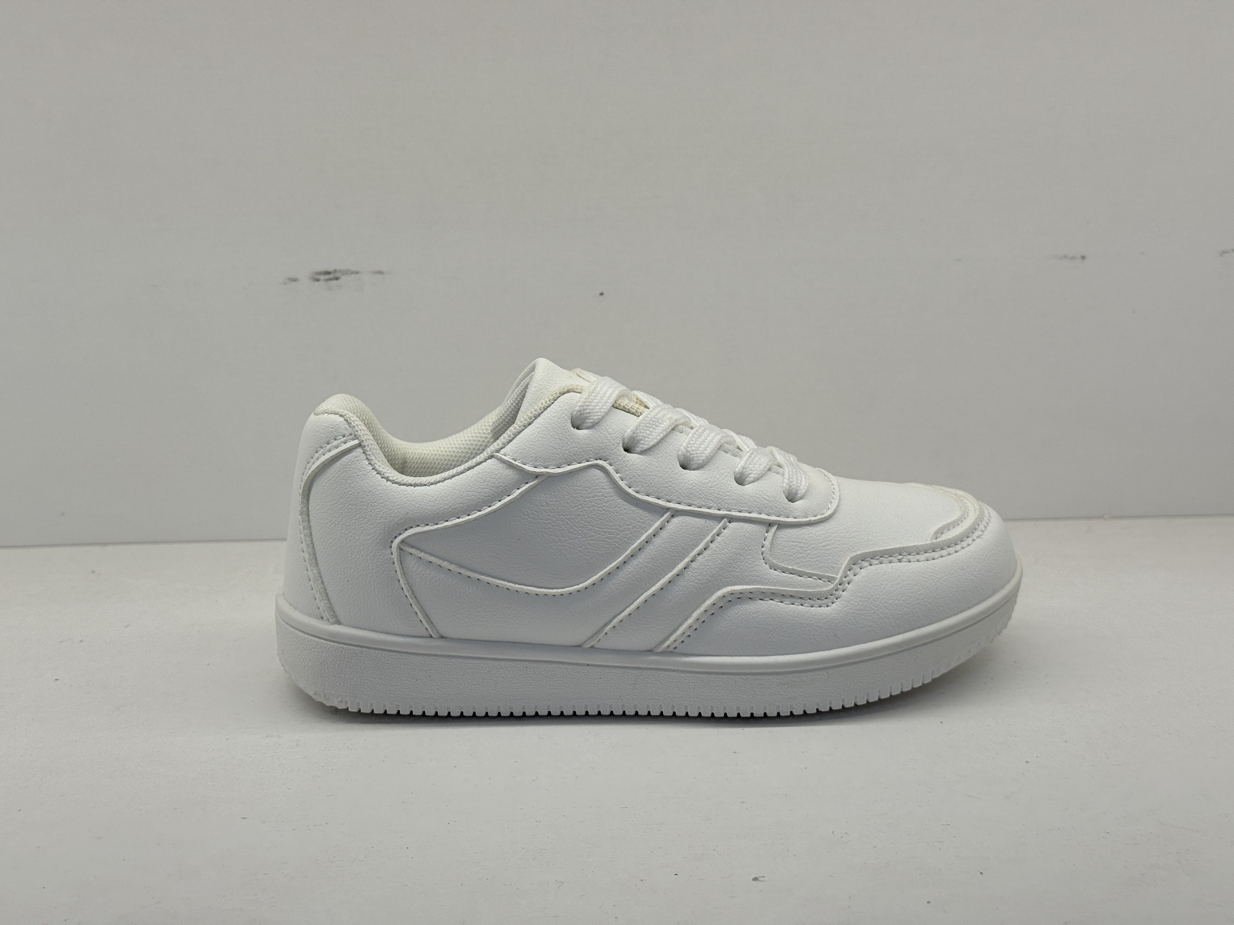 Classic White Casual Shoes, customer-supplied catalogue photograph