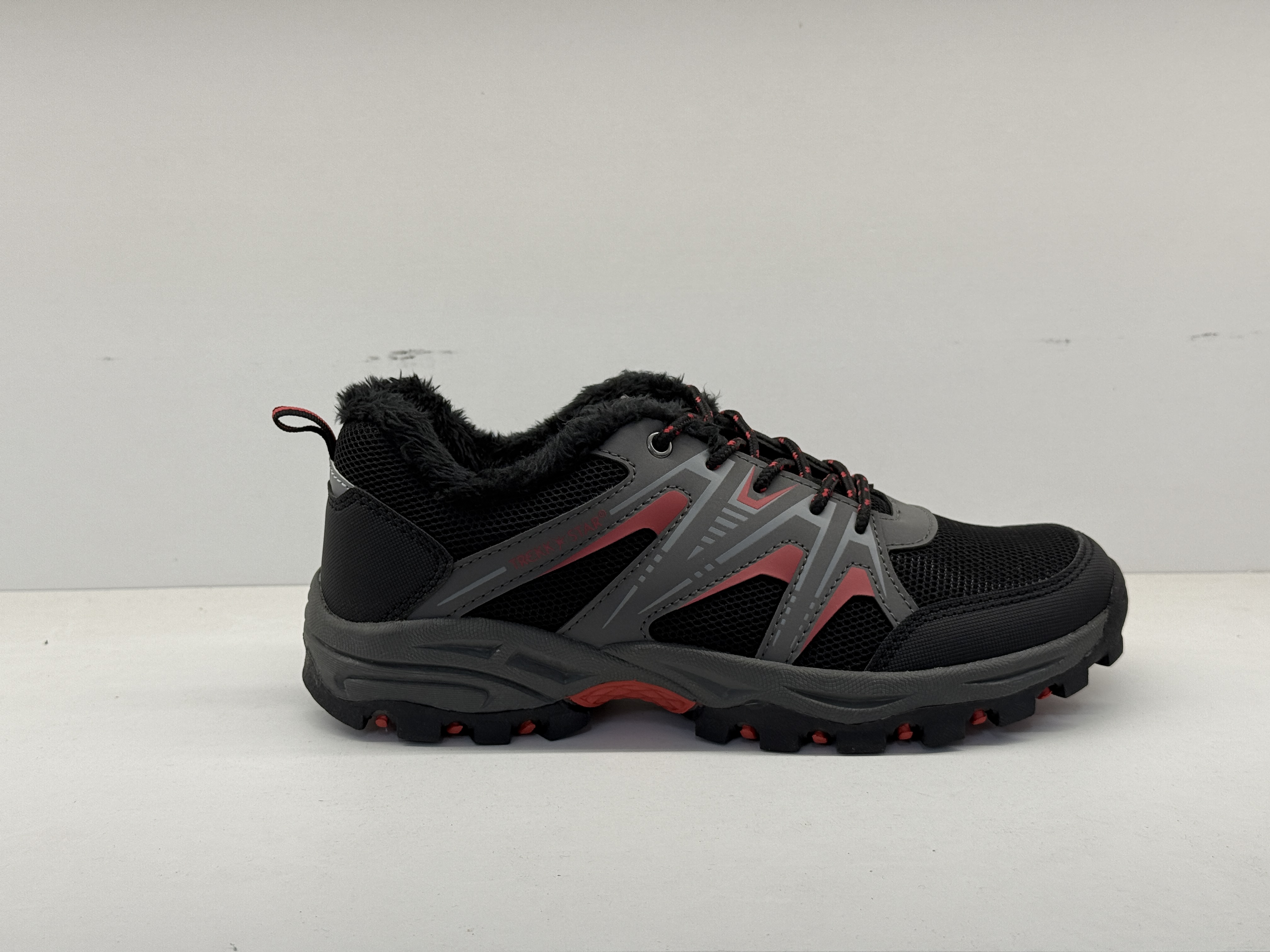 Low-Cut Fleece-Lined Hiking Shoes, customer-supplied catalogue photograph