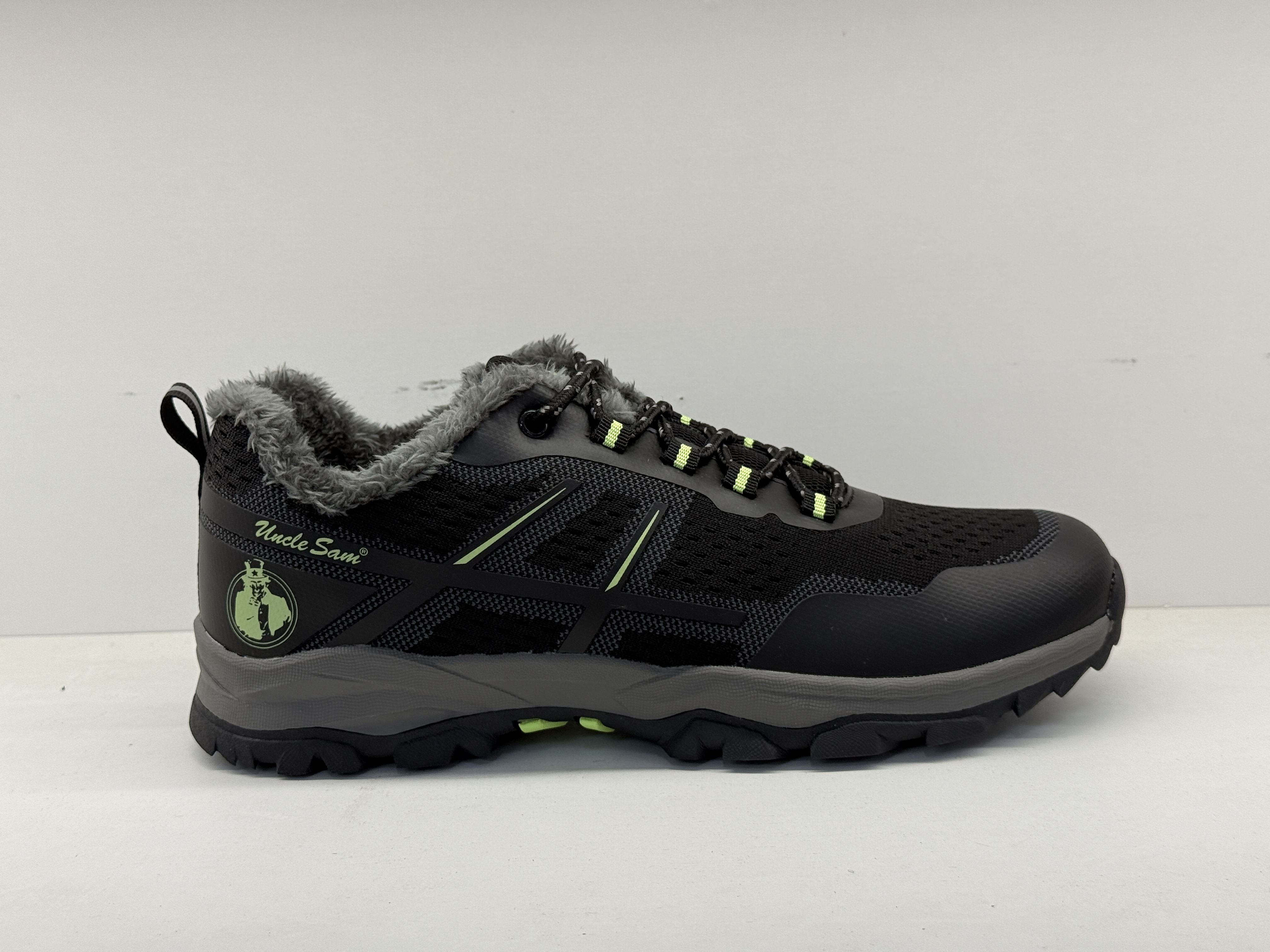 Low-Cut Fleece-Lined Hiking Shoes, customer-supplied catalogue photograph