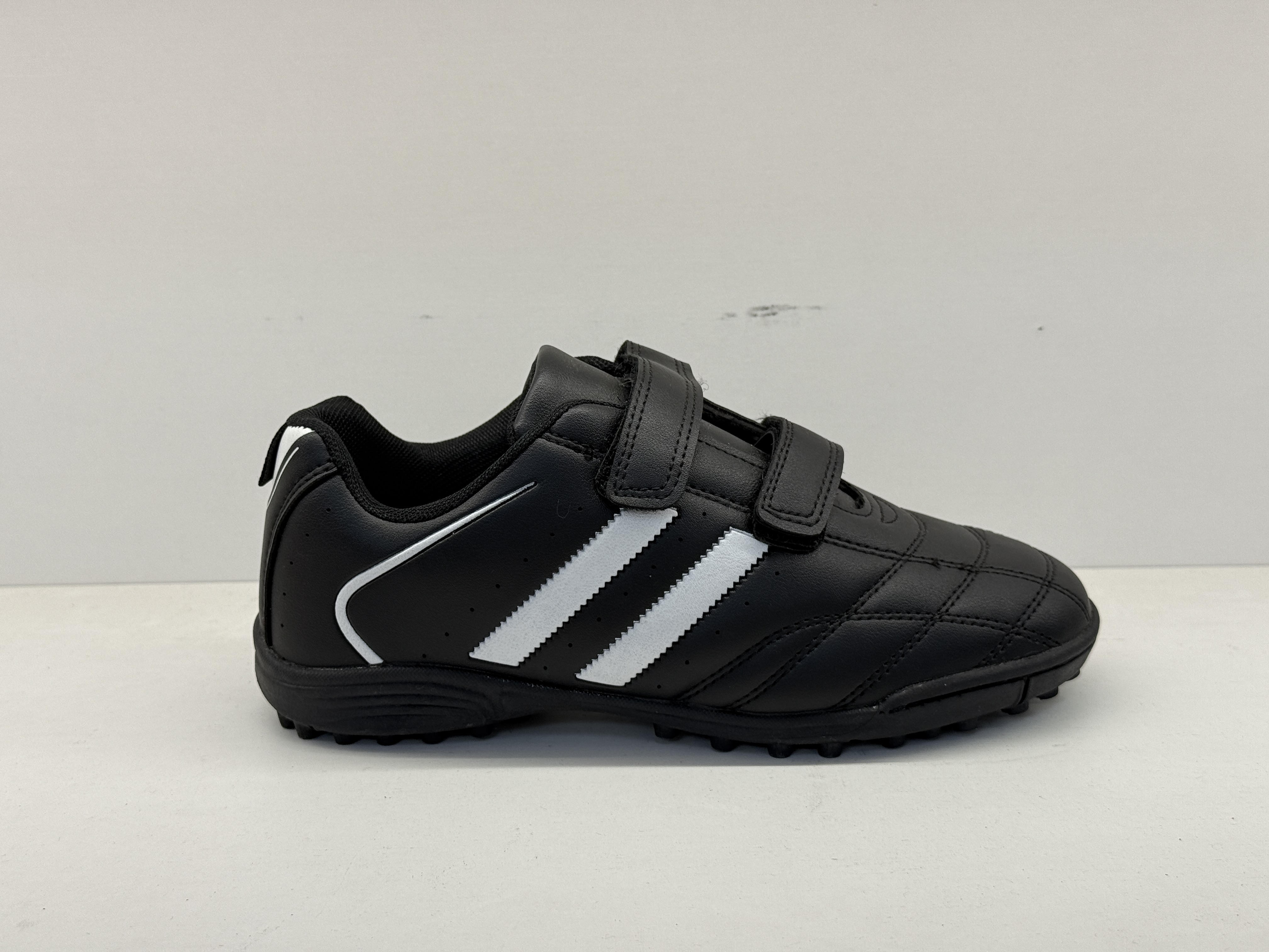 TPR Low-Cut PU Indoor Training Shoes, customer-supplied catalogue photograph