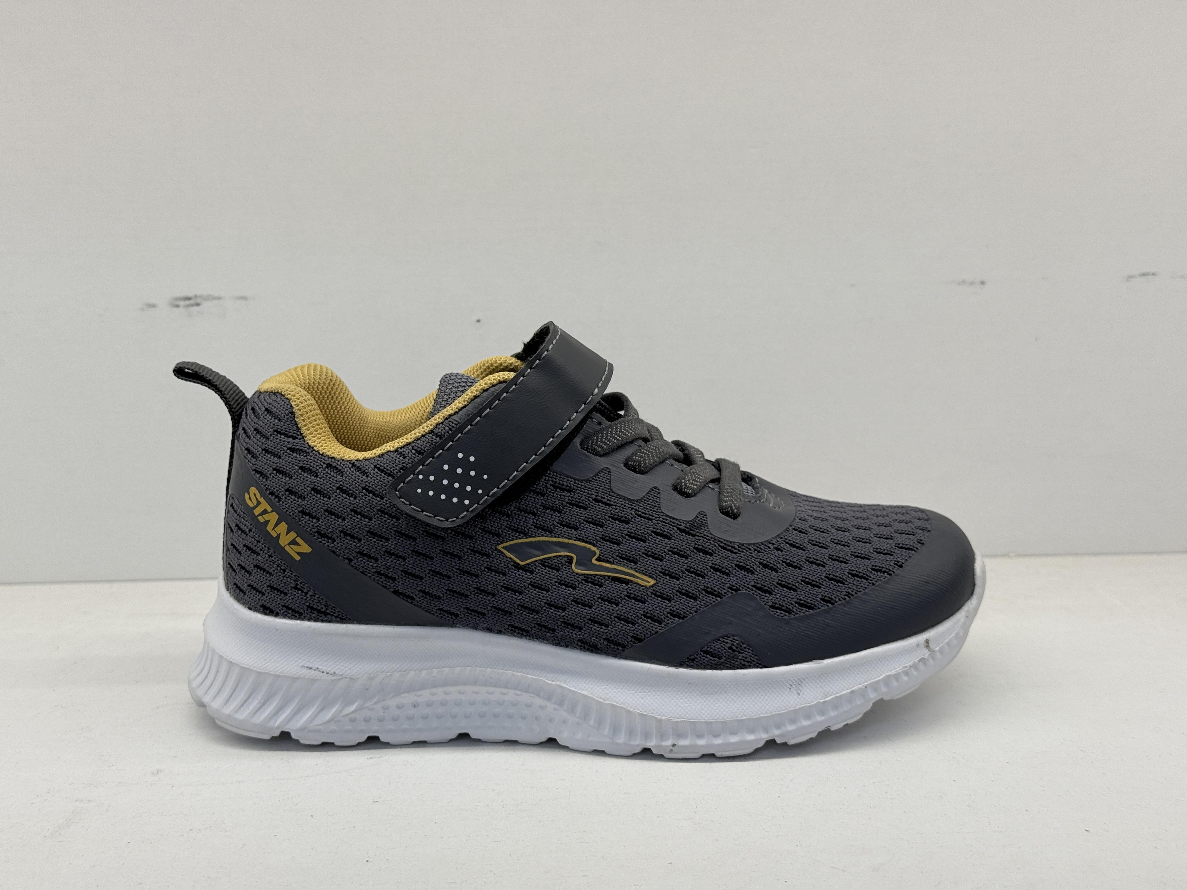 Children's Sports Shoes, customer-supplied catalogue photograph