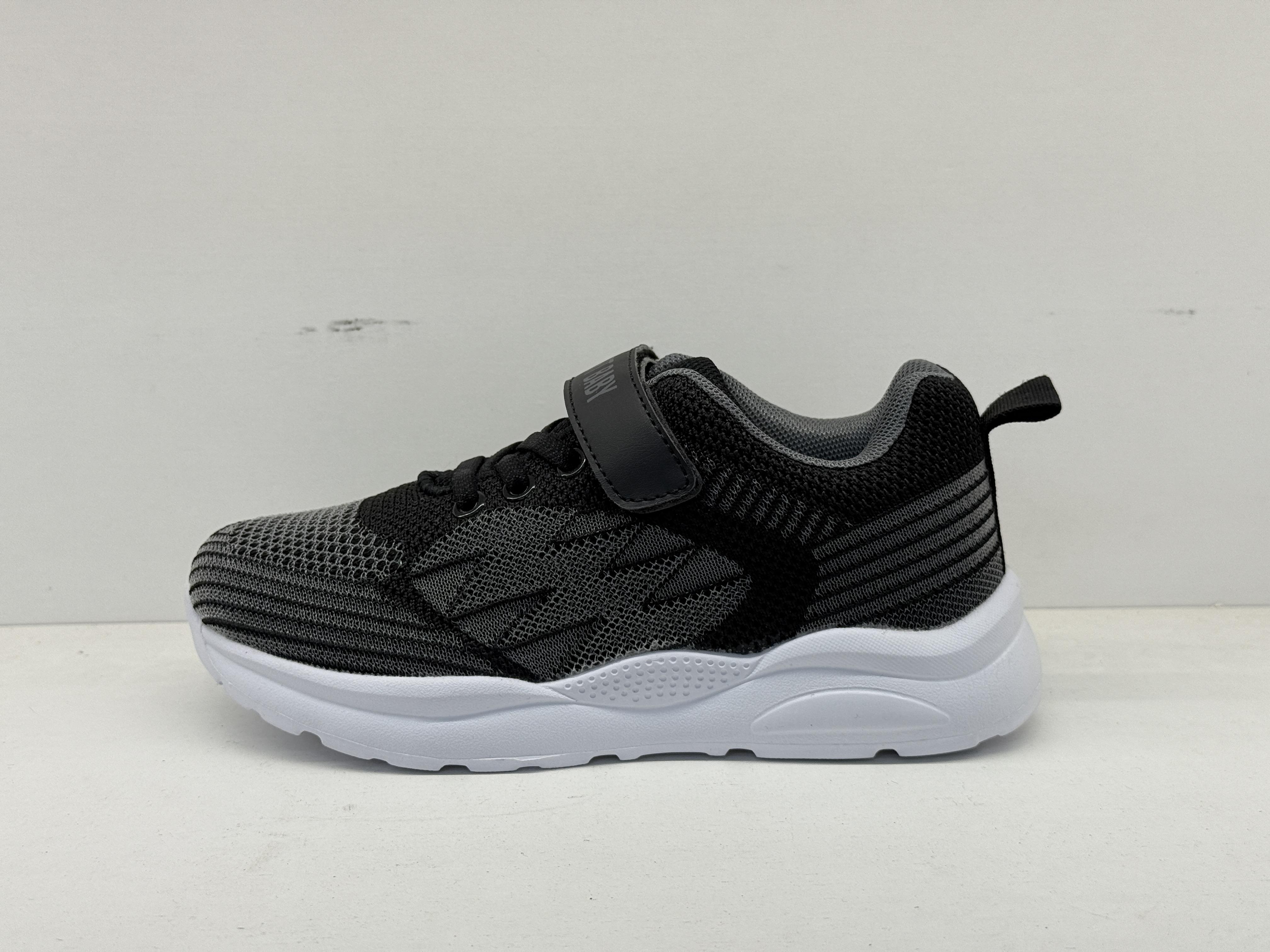 Children's Sports Shoes, customer-supplied catalogue photograph