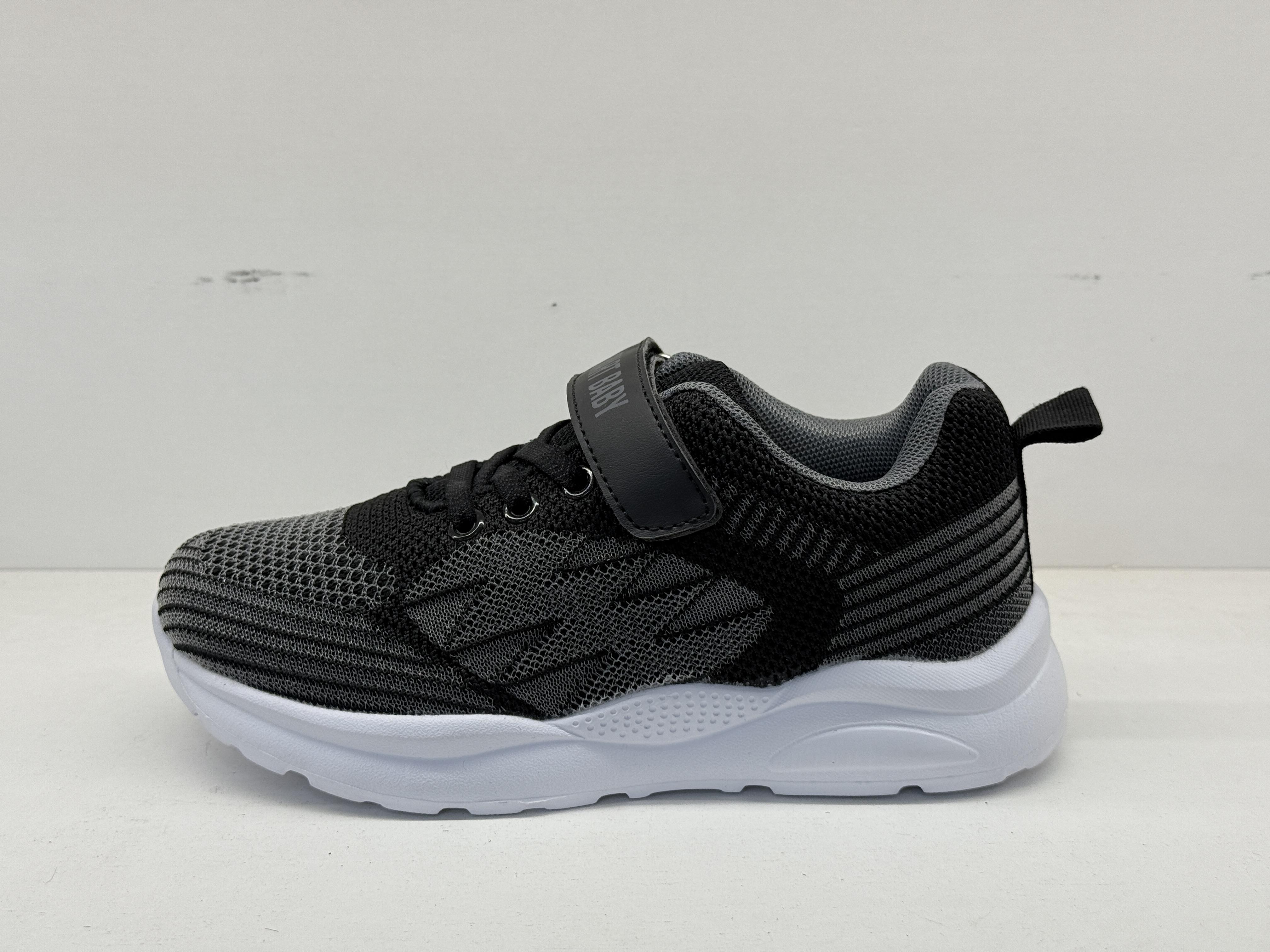 Flyknit Running Shoes, customer-supplied catalogue photograph