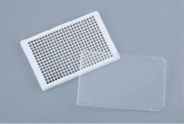 Clear-Bottom Cell Culture Imaging Plate detail view