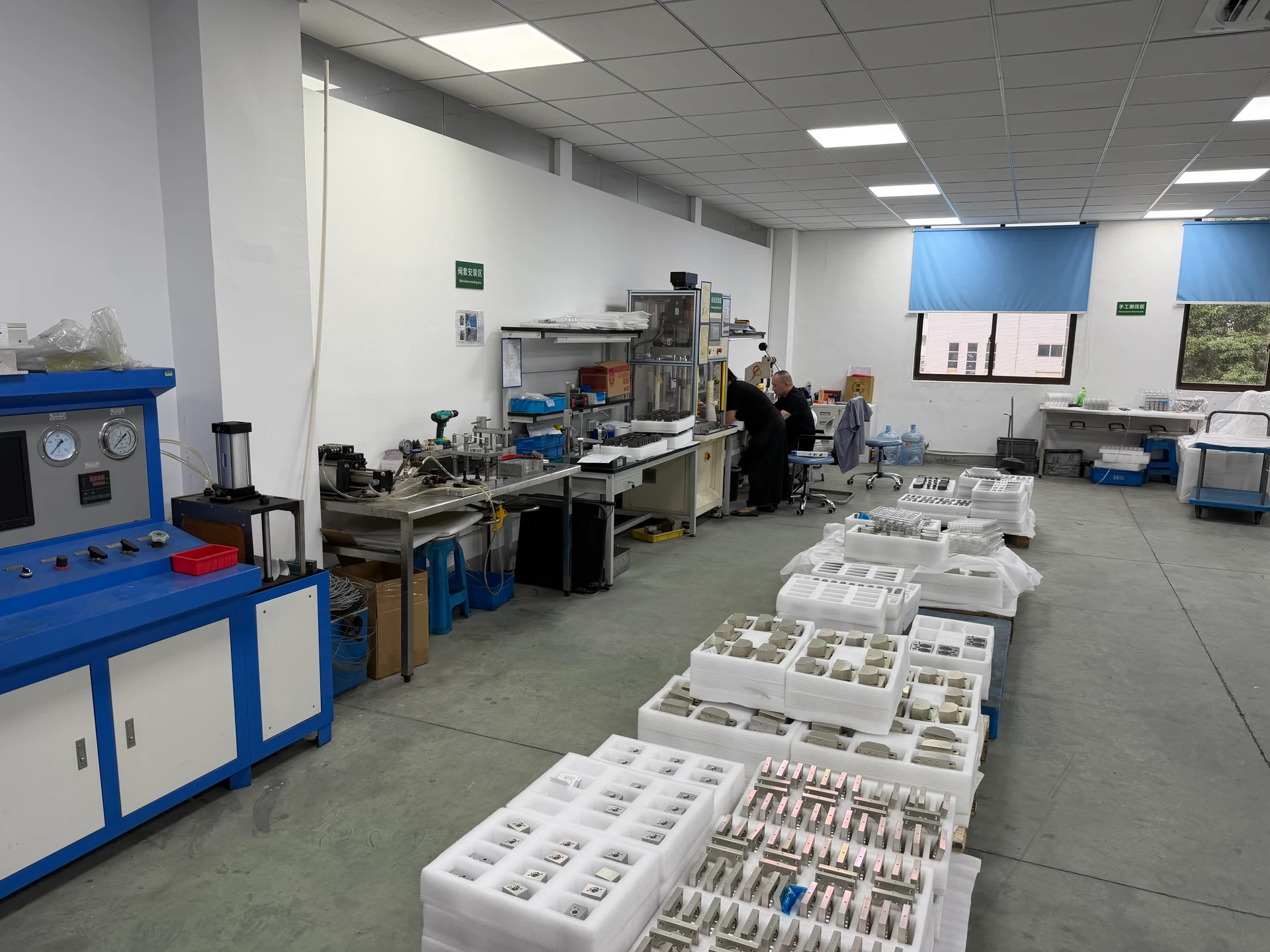 Inspection workstations